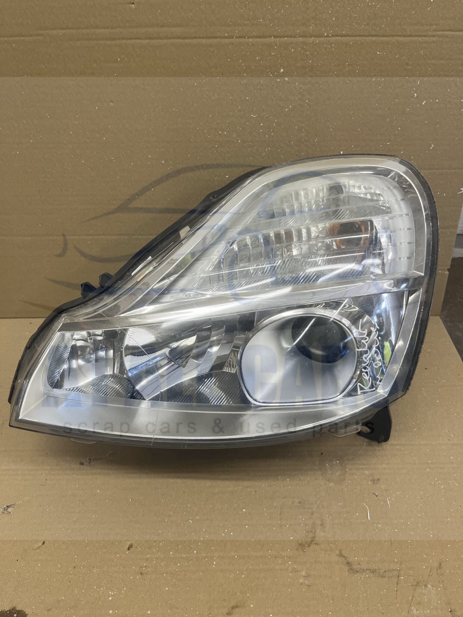 Renault Modus 2008-2012 Near Side Headlamp – 8200658388