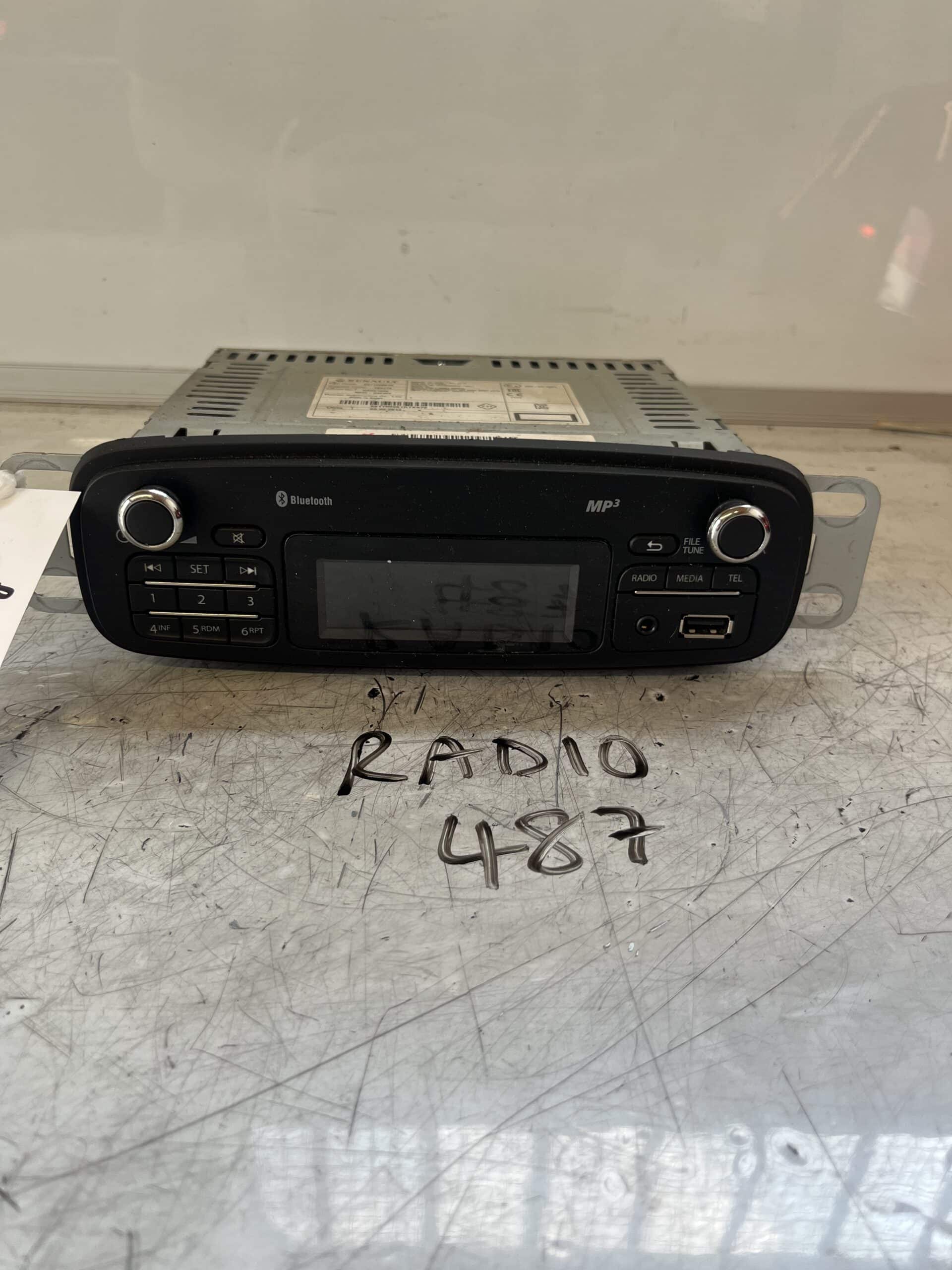 Renault Clio 2013-2018 Radio / Bluetooth / MP3 / Head Unit – 281159981R