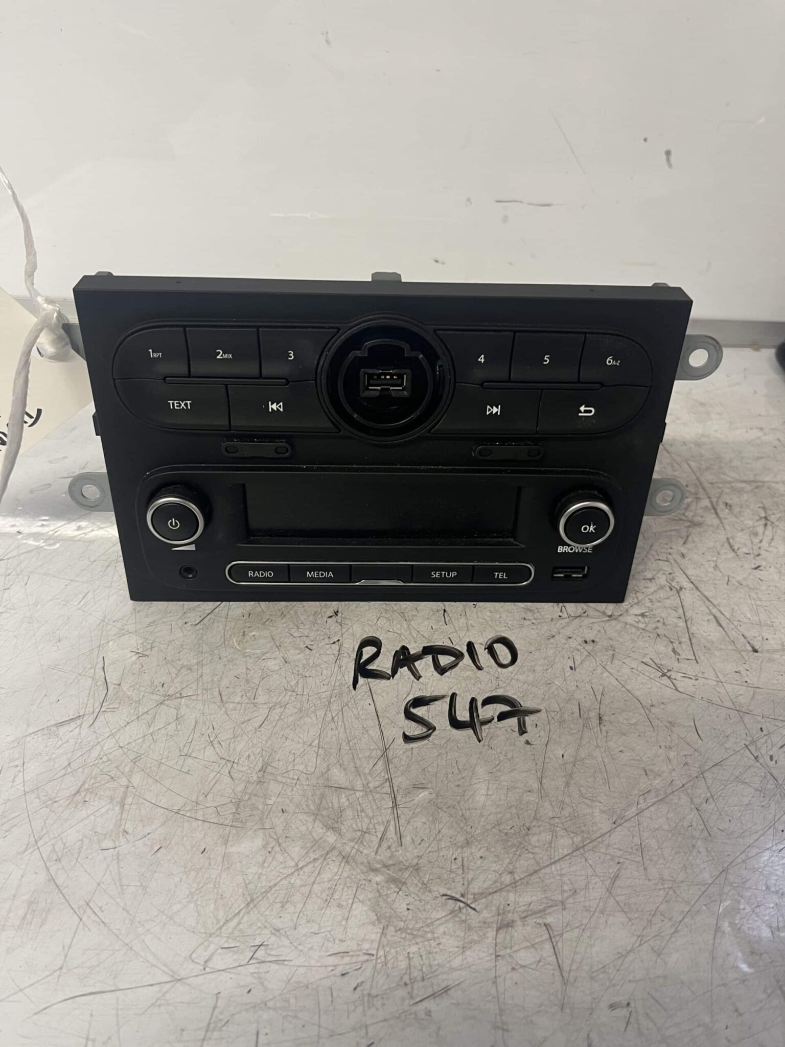 Renault Twingo 2013-2019 Radio / Head Unit – 281150852R