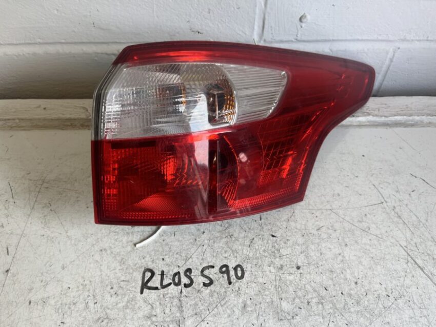 Ford Focus 2011-2015 Estate Off Side Taillamp