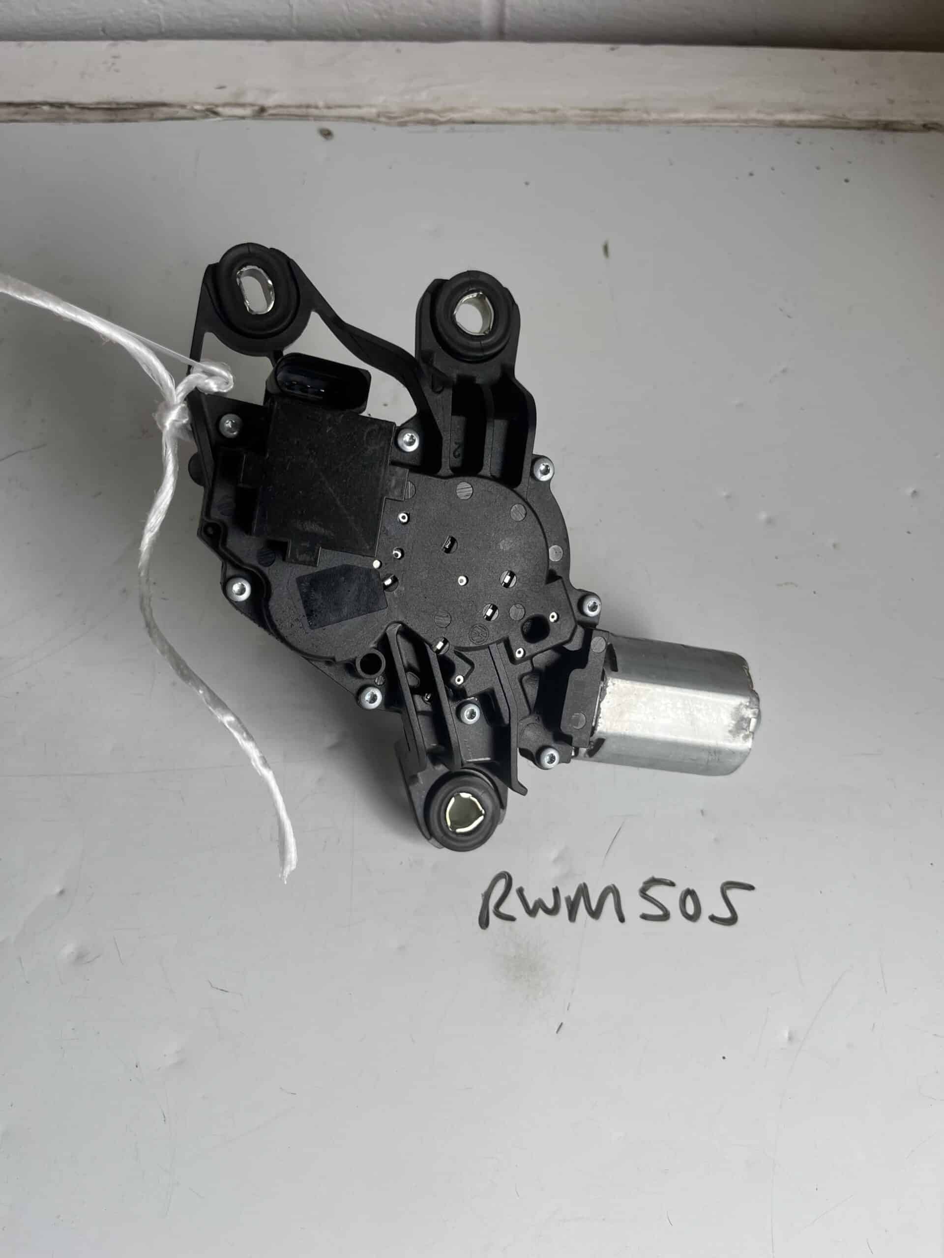 Volkswagen Golf 2008-2012 Hatchback Rear Wiper Motor – 5K6955711A / 0390201826