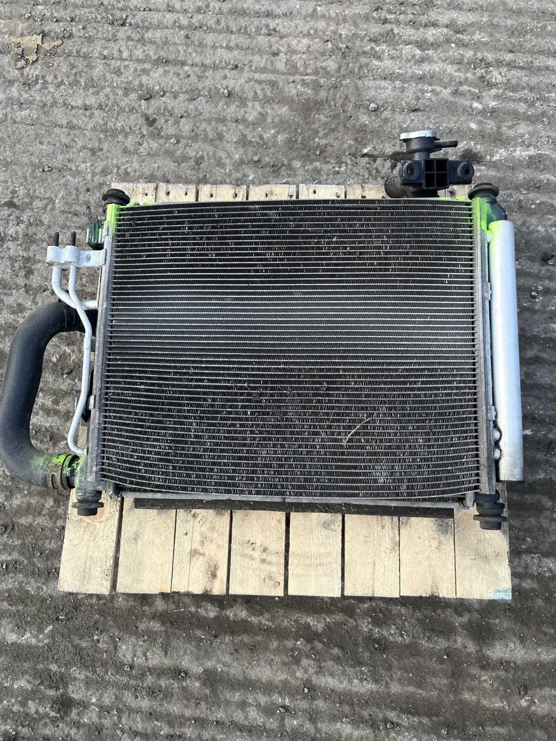 Hyundai i10 2014-2019 1.0 Petrol Radiator Pack With AC