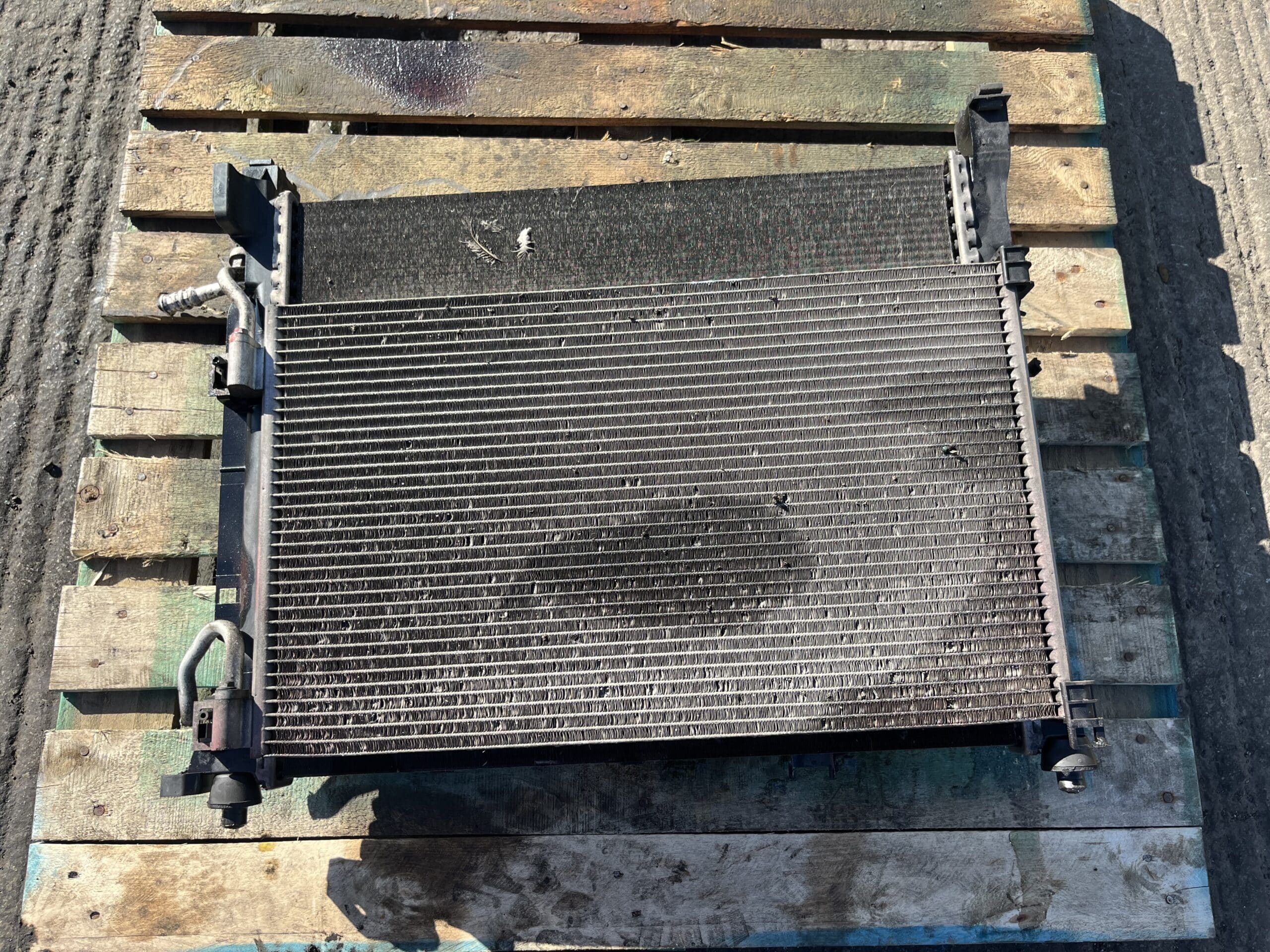 Renault Kangoo 2009-2013 1.6 Petrol Automatic Radiator Pack – See Picture To Match