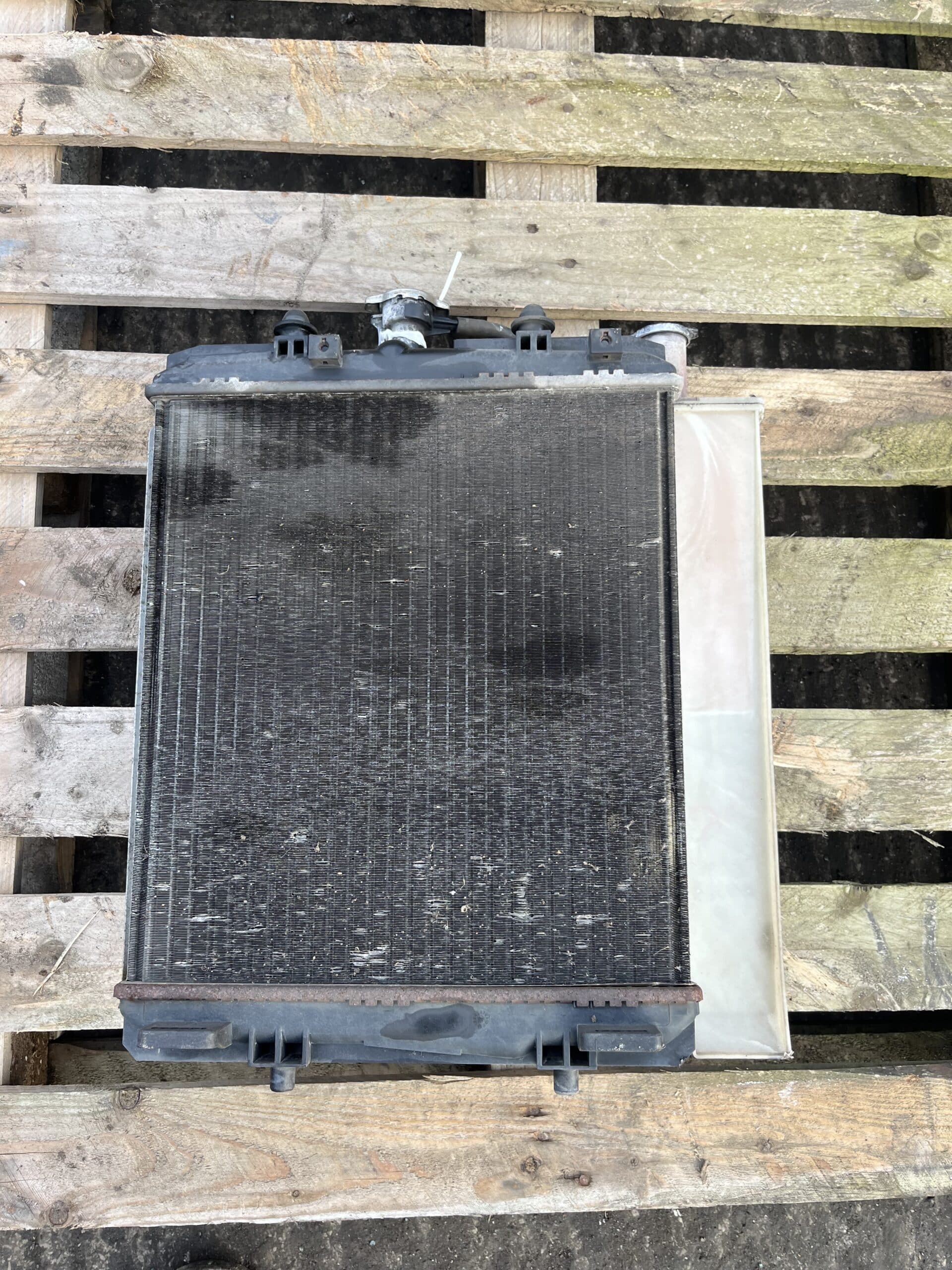 Citroen C1 / Peugeot 107 / Toyota Aygo 2005-2012 1.0 Petrol Manual Radiator Pack – NON AC