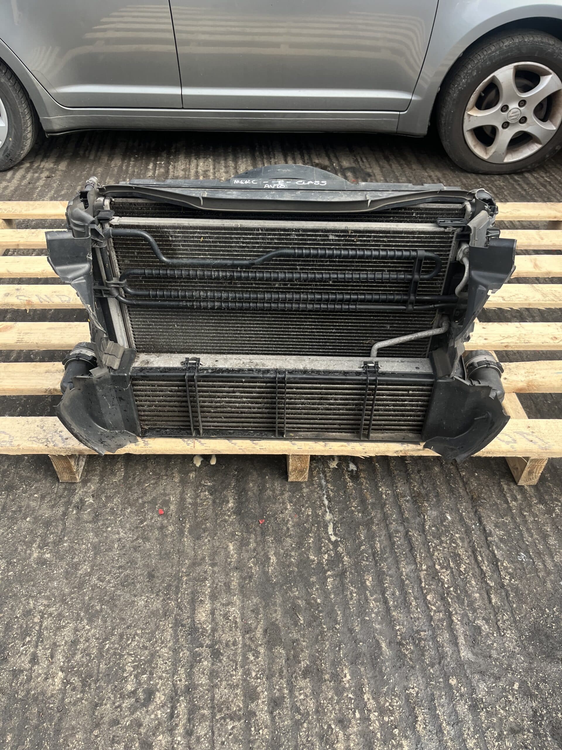 Mercedes E Class 2009-2012 2.2 2143cc Diesel Automatic Radiator Pack