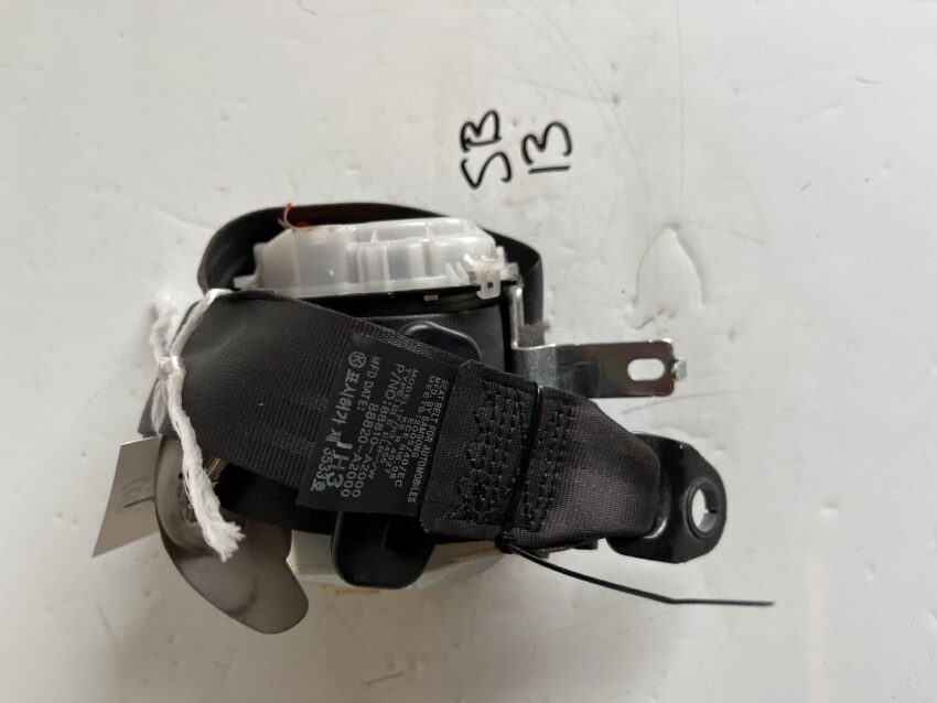 KIA Ceed 2012-2017 5 Door Hatchback / Estate Off Side Front Seatbelt – 88810-A2000