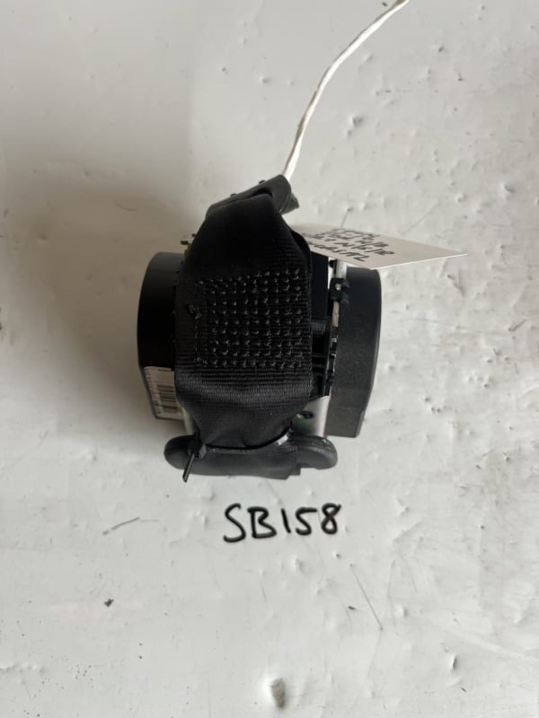 Seat Leon 2012-2020 5 Door Hatchback Off Side Rear Or Near Side Rear Seatbelt ( Fits Both Sides Universal Fitting ) – 6211806