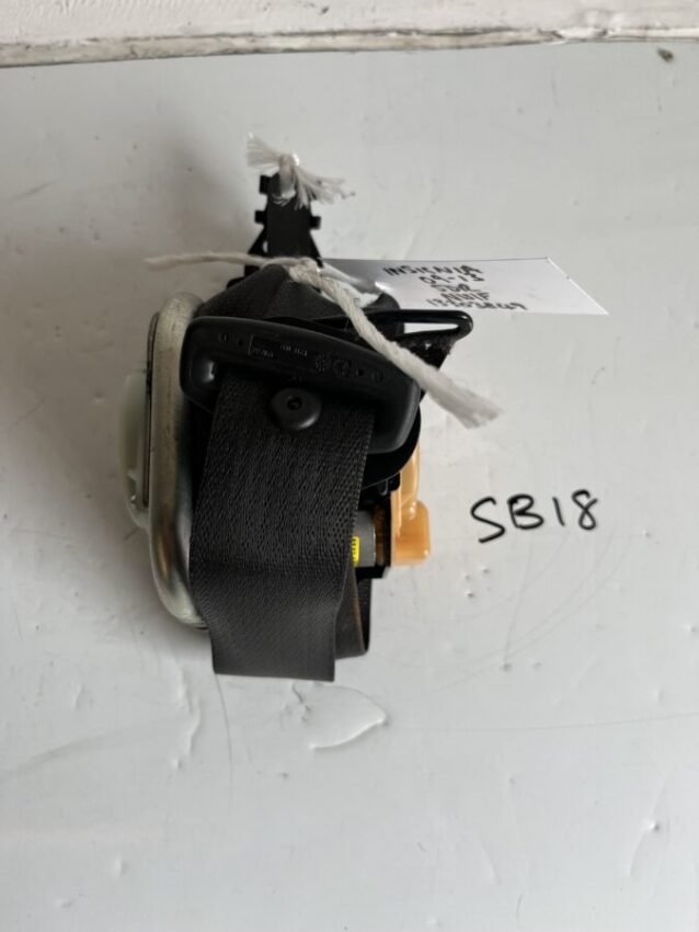 Vauxhall Insignia 2009-2013 5 Door Hatchback / Saloon / Estate Near Side Front Seatbelt – 13303849