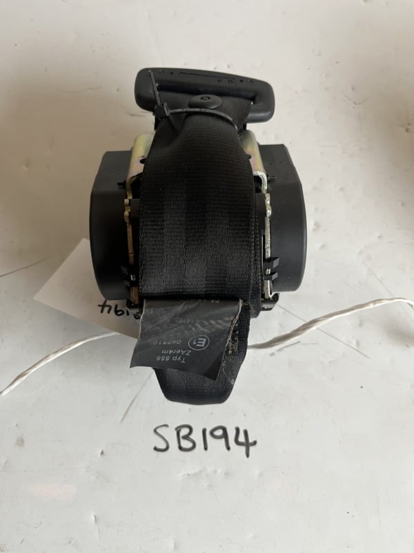 Audi A4 / A5 2008-2015 5 Door Saloon Rear Seatbelt ( Universal Fits Both Sides Rear ) – 8K0857805K