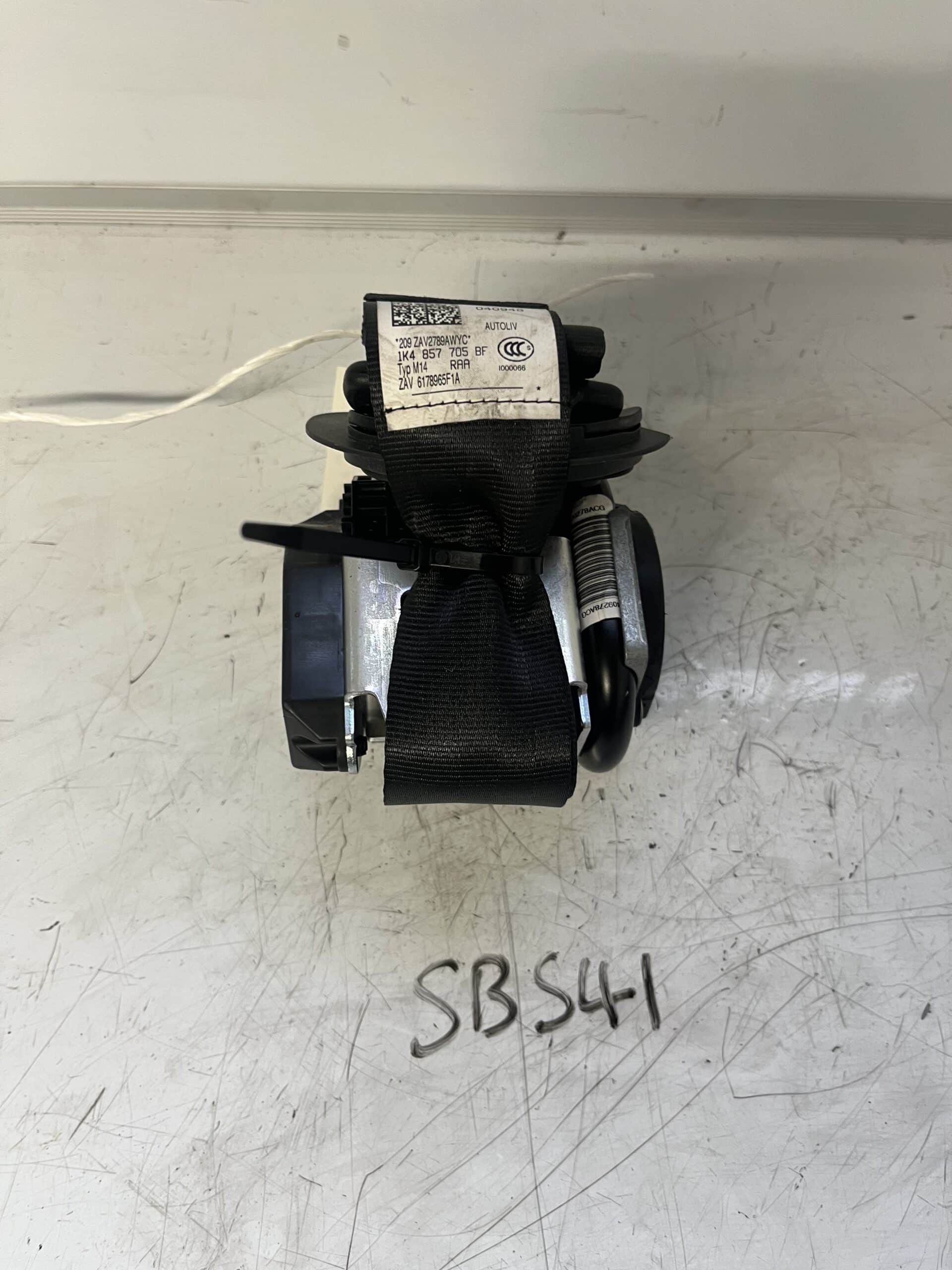 Volkswagen Golf 2008-2012 5 Door Hatchback / Estate Near Side Front Seatbelt – 1K4857705BF