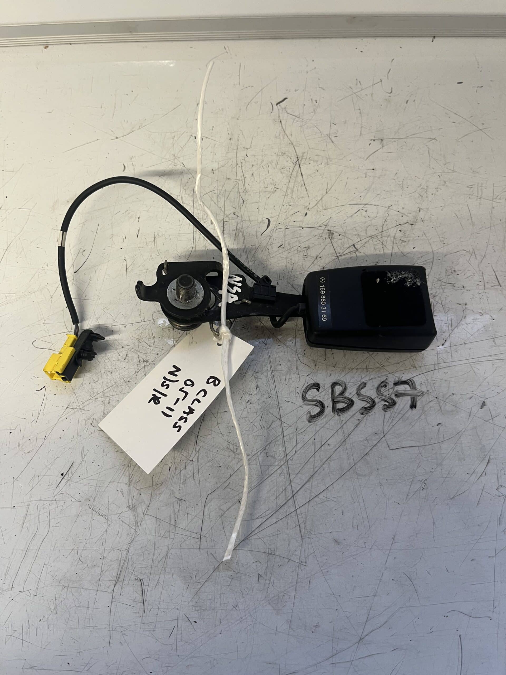 Mercedes B Class 2005-2011 Near Side Rear Seatbelt Anchor / Buckle – A 1698603169