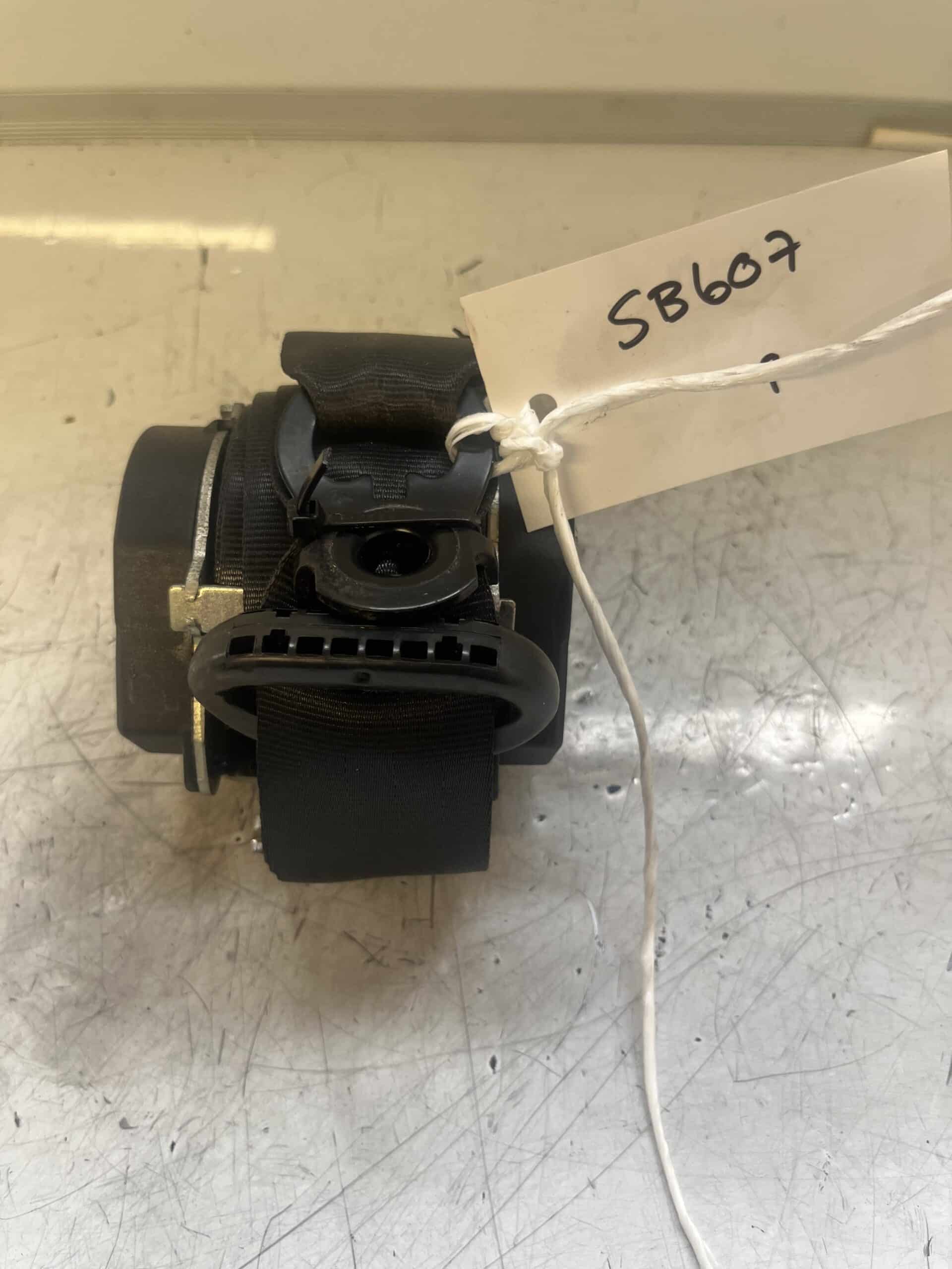Vauxhall Vivaro / Renault Trafic 2006-2016 Van Near Side Front Seatbelt – 696522B