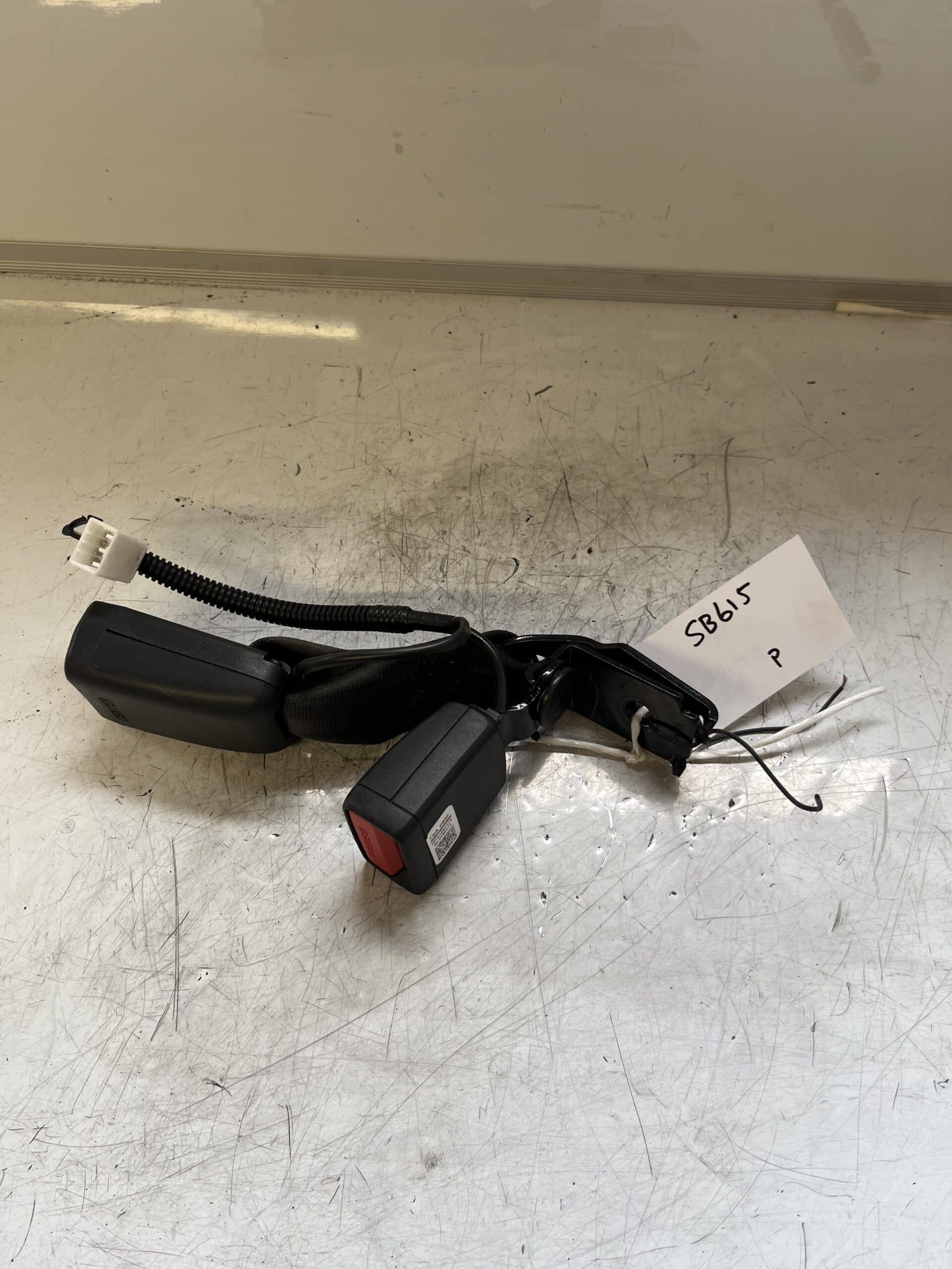 Hyundai i20 2020-2025 5 Door Hatchback Off Side Rear Seatbelt Anchor / Buckle – 898B0Q0000NNB