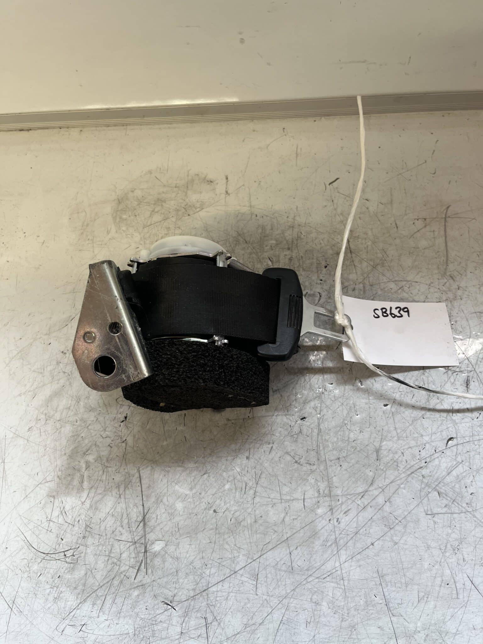 Volkswagen Tiguan 2007-2012 5 Door Hatchback Near Side Rear Seatbelt – 5N0857805