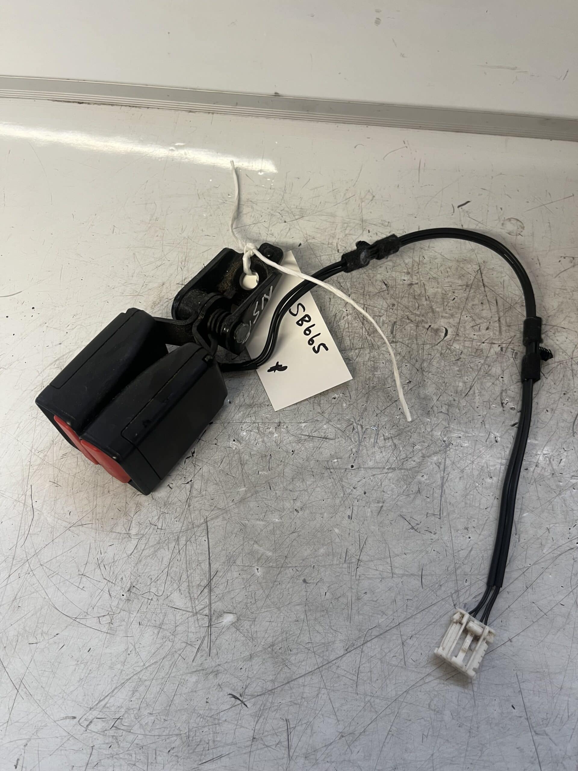 Peugeot 508 2010-2015 Estate Near Side Rear Seatbelt Anchor / Buckle
