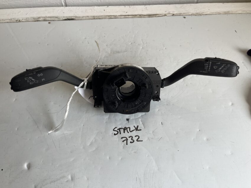 Seat Ibiza 2008-2015 Hatchback / Estate Indicator and Wiper Stalk Combined with Squib 7H0953503GJ
