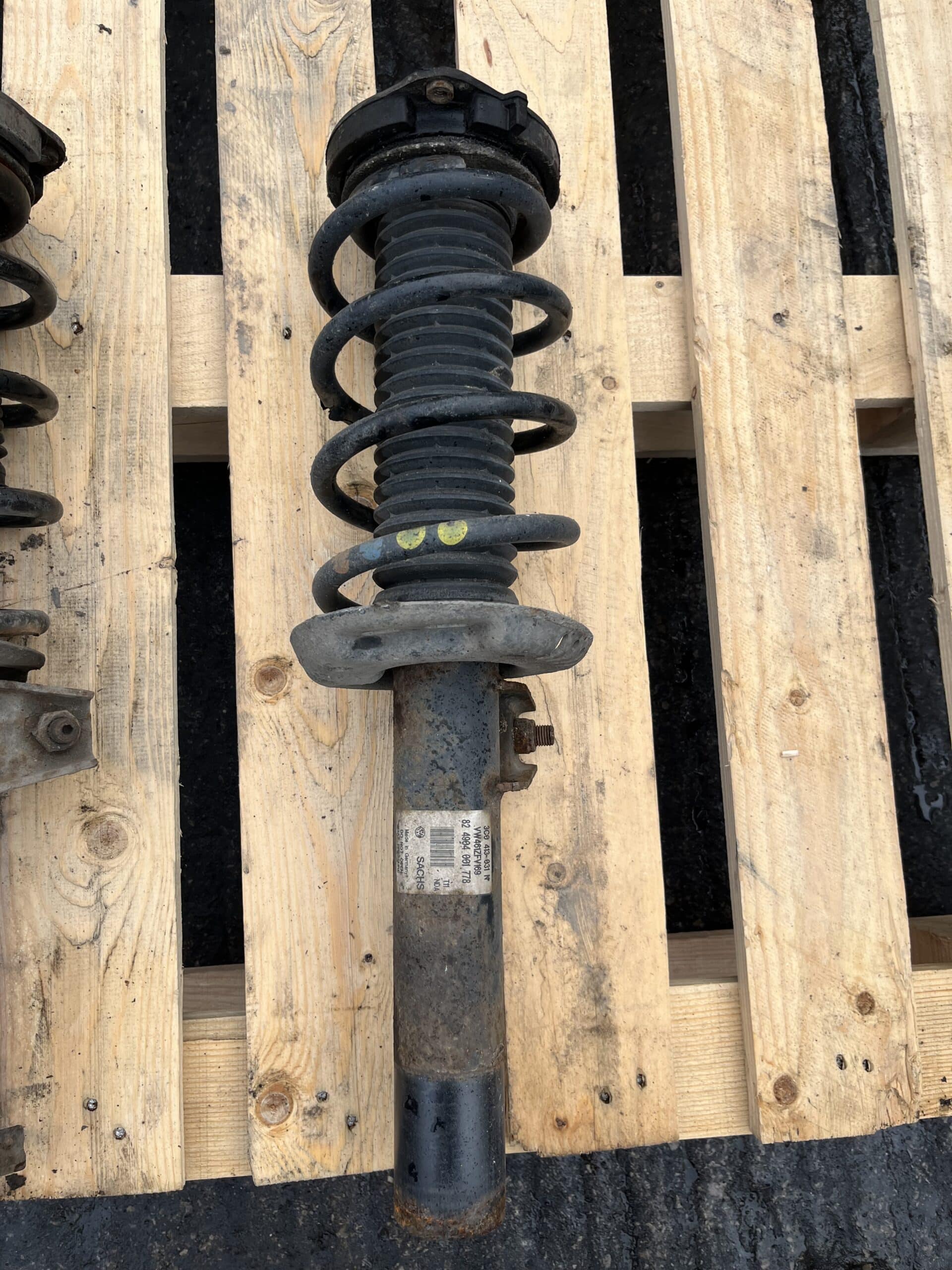 Skoda Superb 2008-2015 1.6 / 2.0 TDI Front Shock Absorber – 3C0413031N ( Fits Both Sides Front )