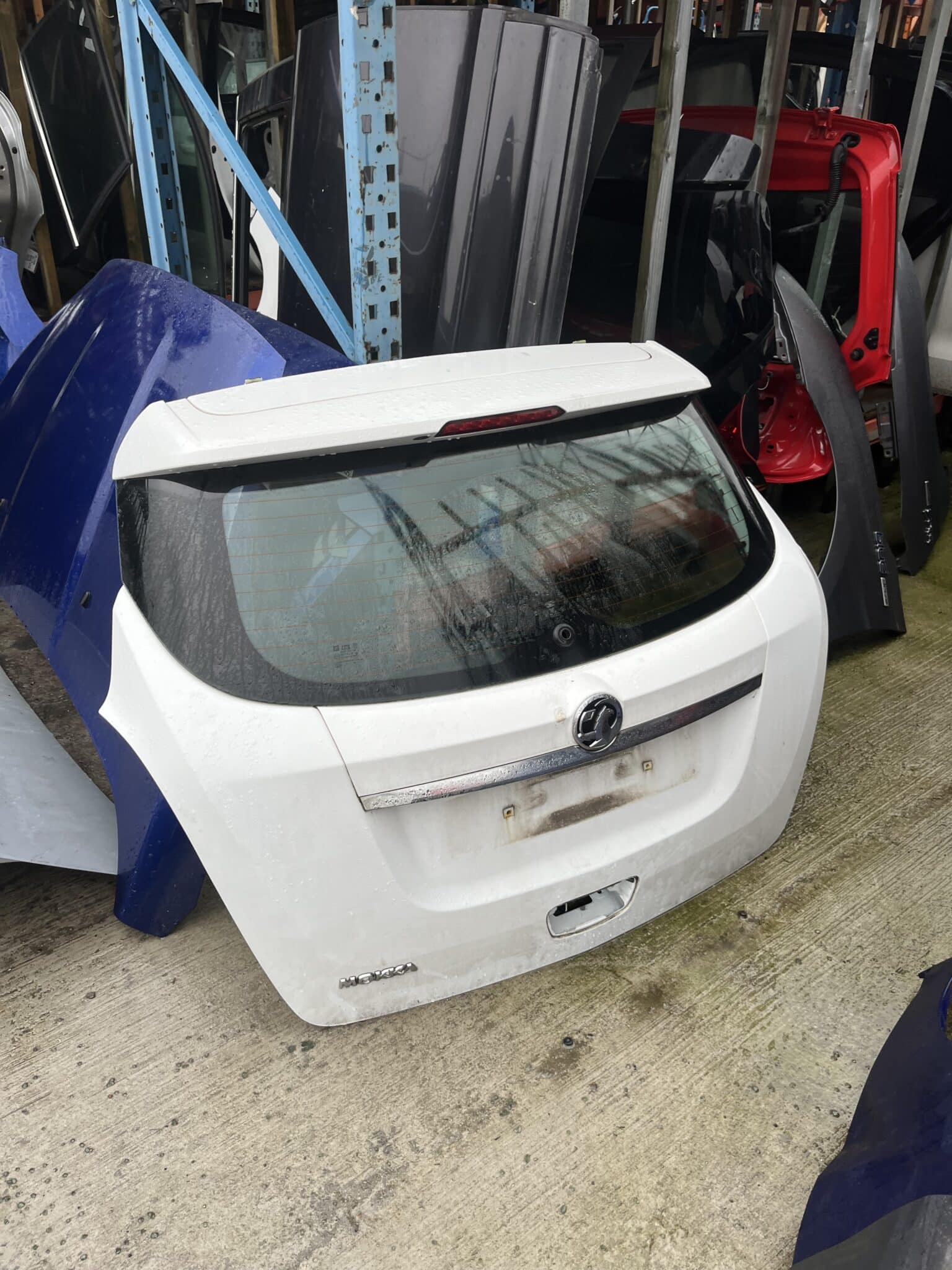 Vauxhall Mokka 2012-2019 5 Door Hatchback Tailgate – White Z40R Colour Code