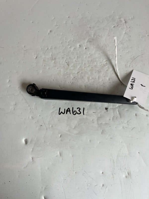 Seat Leon 2012-2016 5 Door Hatchback Rear Wiper Arm ( Missing Cap )