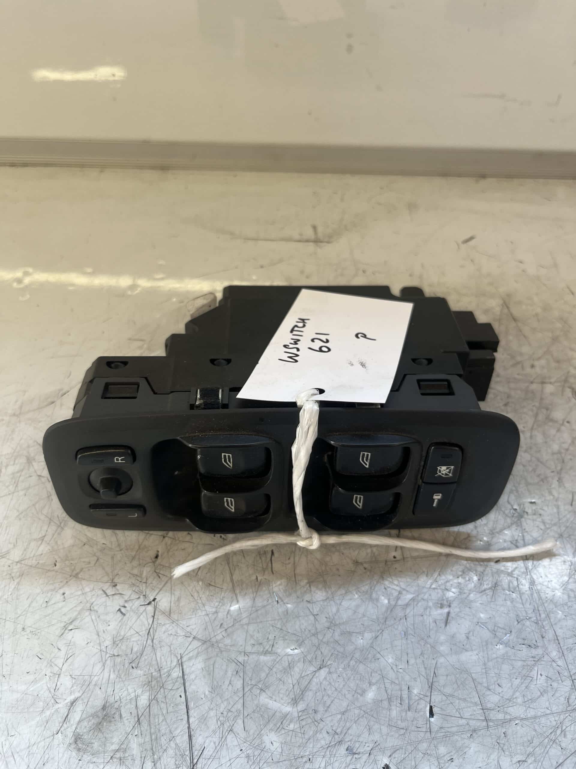 Volvo XC90 2006-2012 Off Side Front 4 Way Window Switch – 8635675