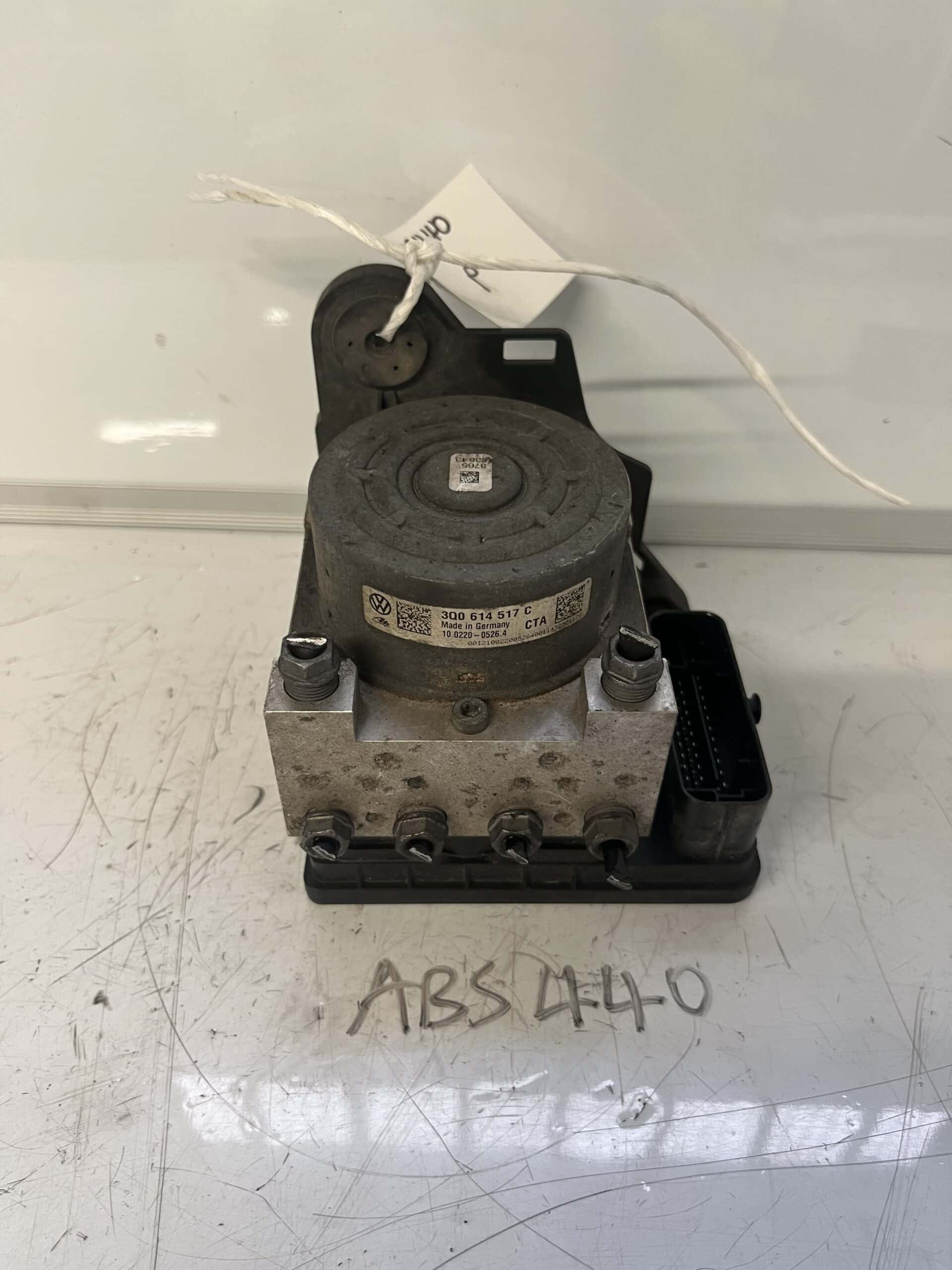 Skoda Octavia / Seat Leon 2013-2017 ABS Pump – 3Q0614517C / 3Q0907379C