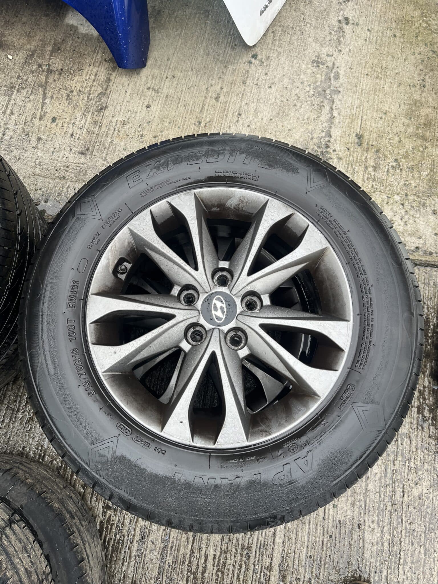 Hyundai ix35 2010-2015 Single Alloy Wheel With Tyre – 215/70/16