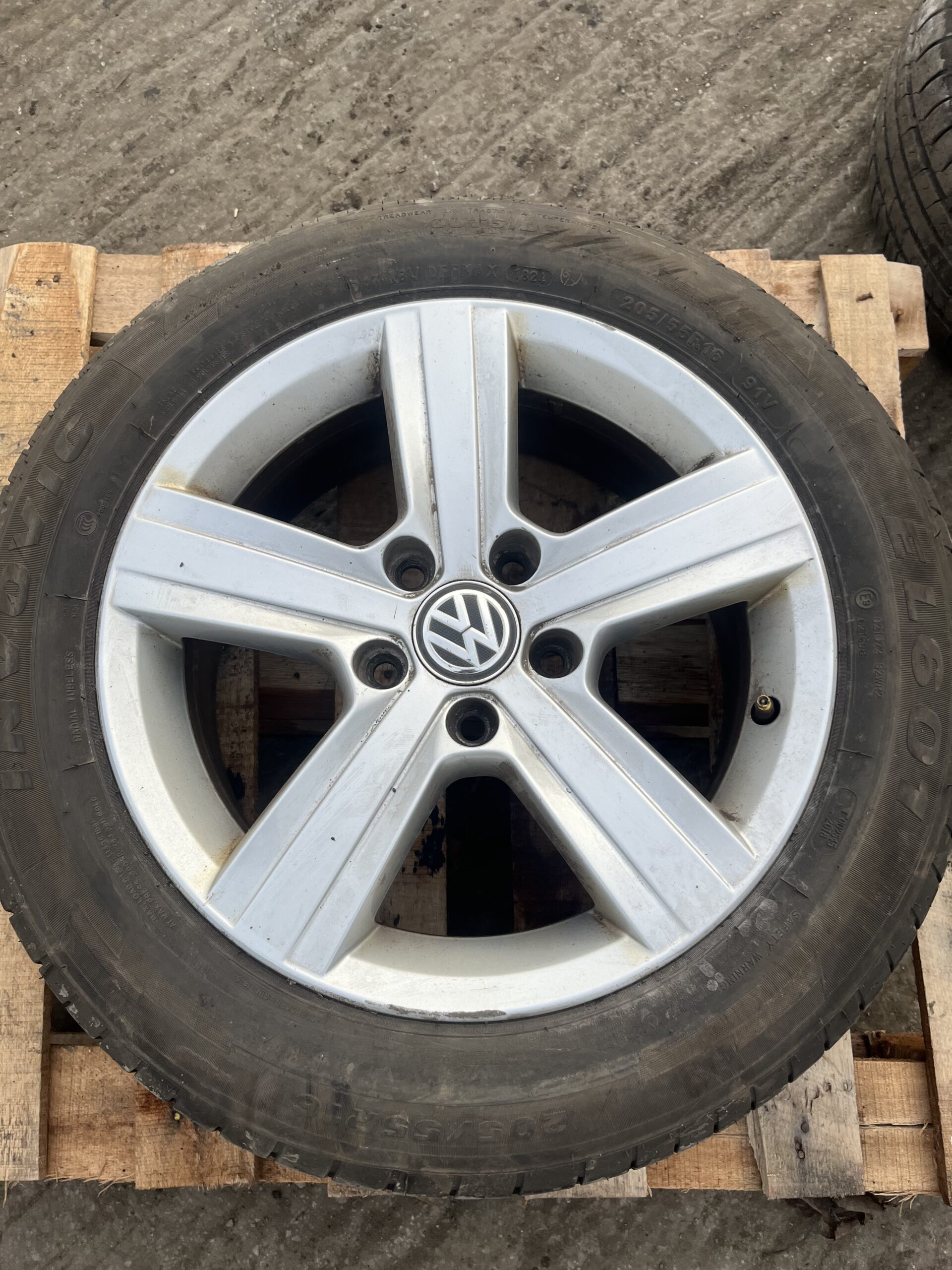 Volkswagen Polo 2009-2017 Single 16″ Alloy Wheel And Tyre – 205/55/16
