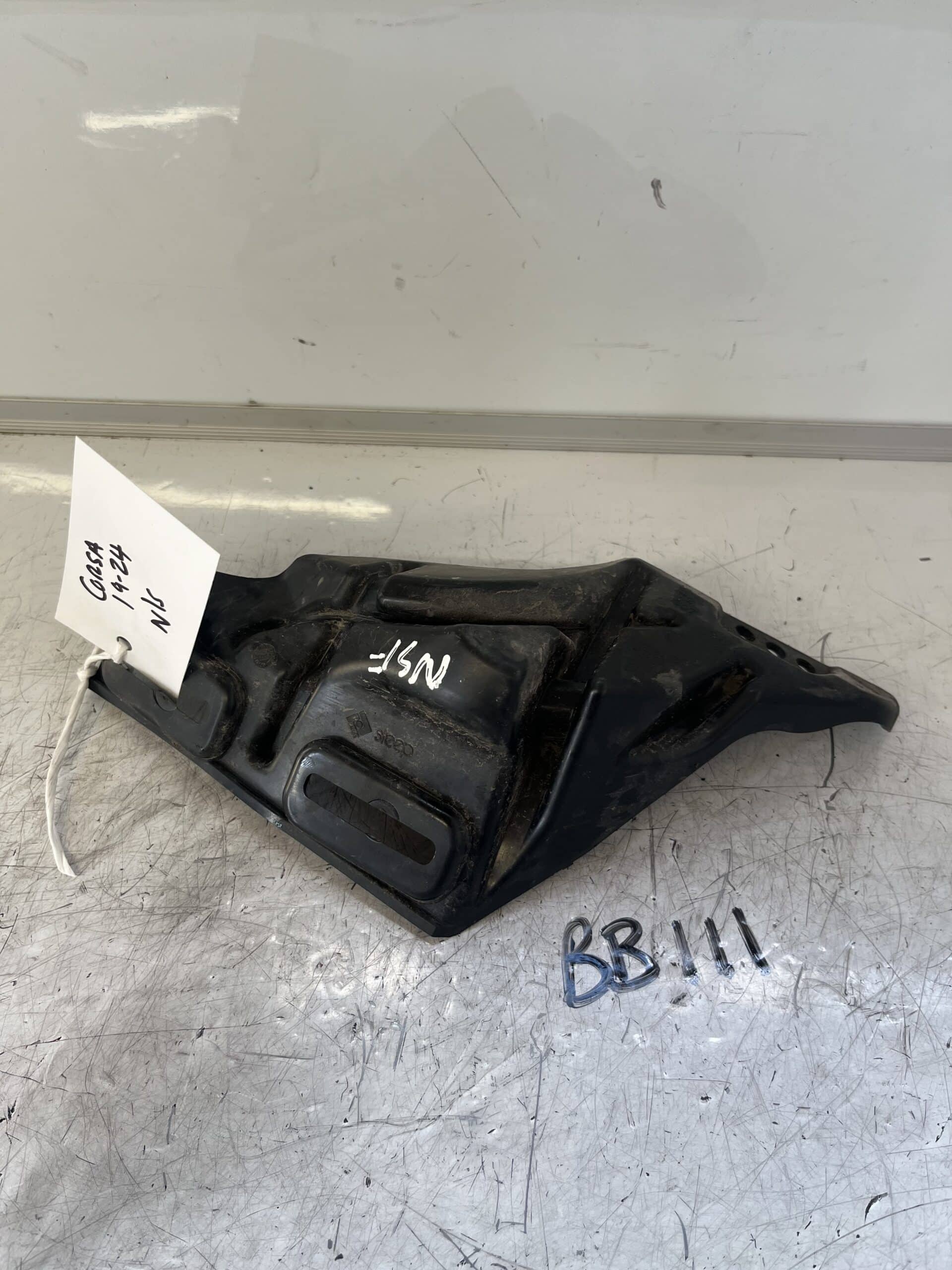 Vauxhall Corsa 2019-2024 Near Side Wing Mount Bracket – 9823213080