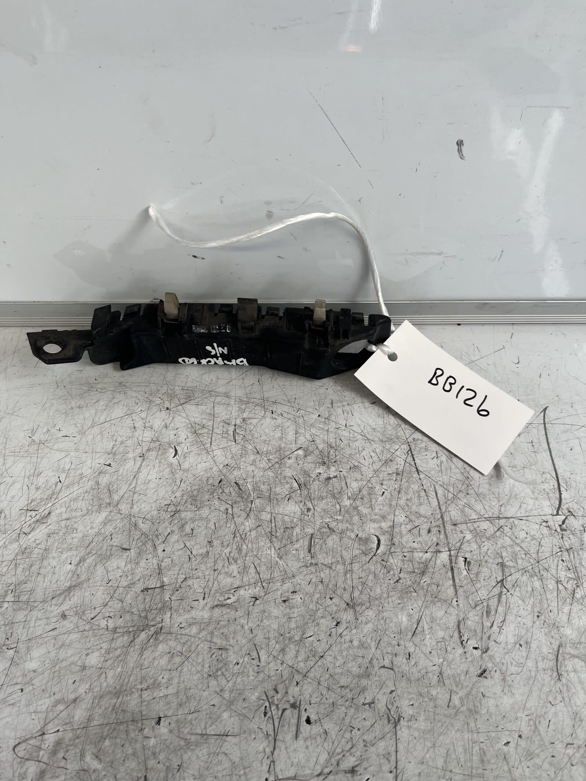 Hyundai i30 2012-2017 Near Side Front Bumper Bracket – 86515-A6000