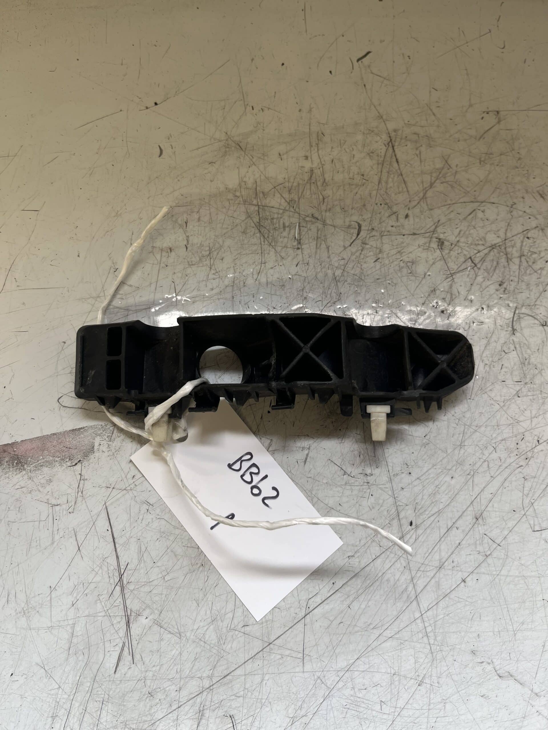 KIA Picanto 2017-2023 Off Side Front Bumper Bracket – 86516-G6000