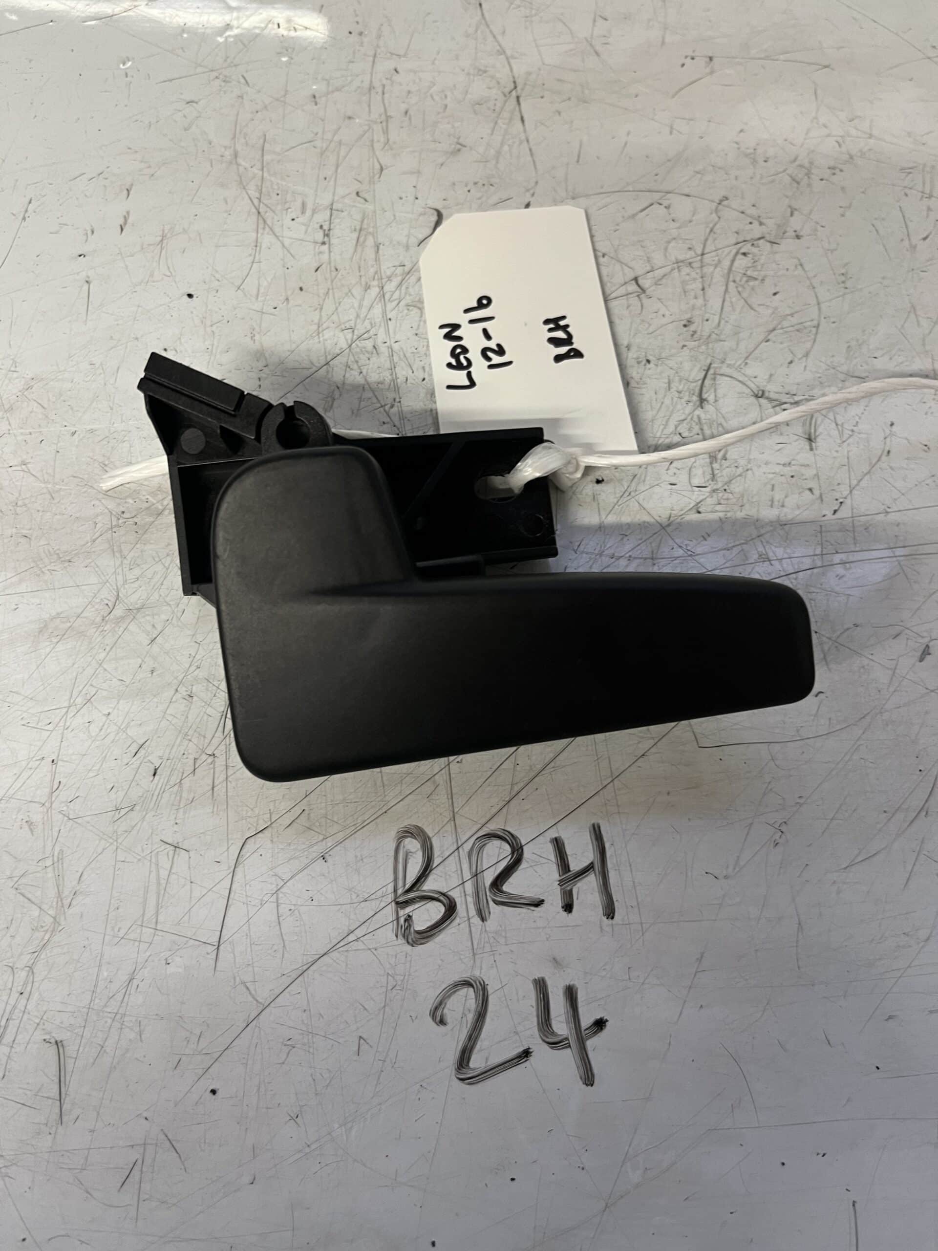 Seat Leon 2012-2020 MK3 Bonnet Release Handle – 6R1.823.633