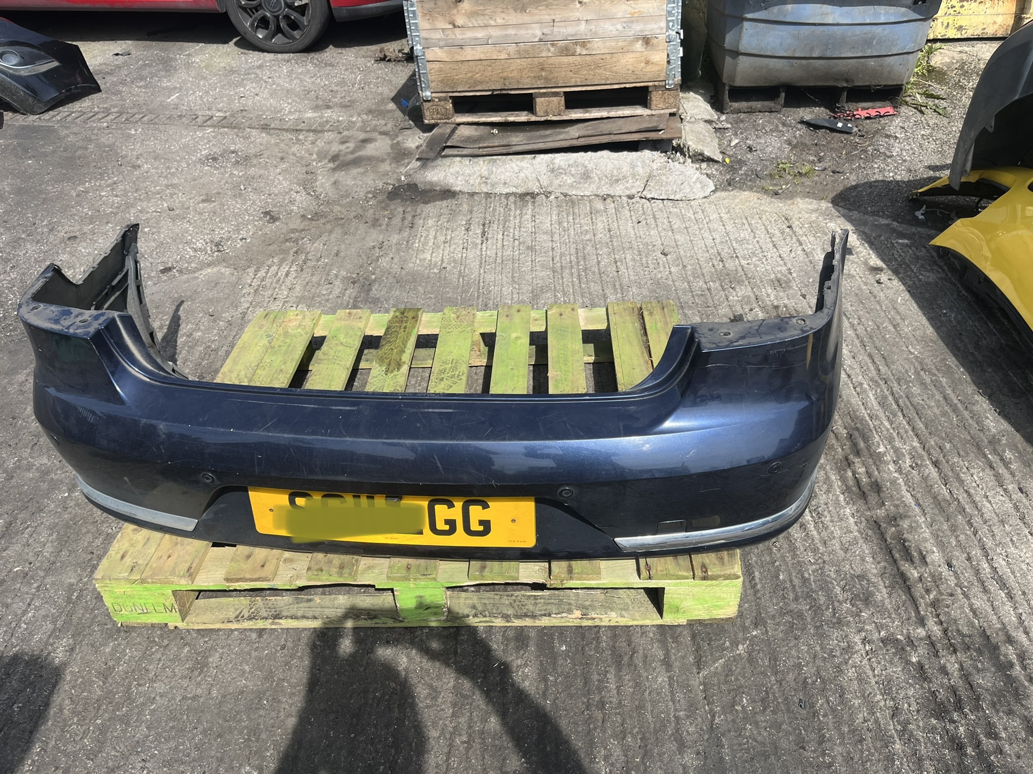 Volkswagen Passat 2010-2014 Saloon Rear Bumper – Blue LH5X Colour Code ( Few Scratches )