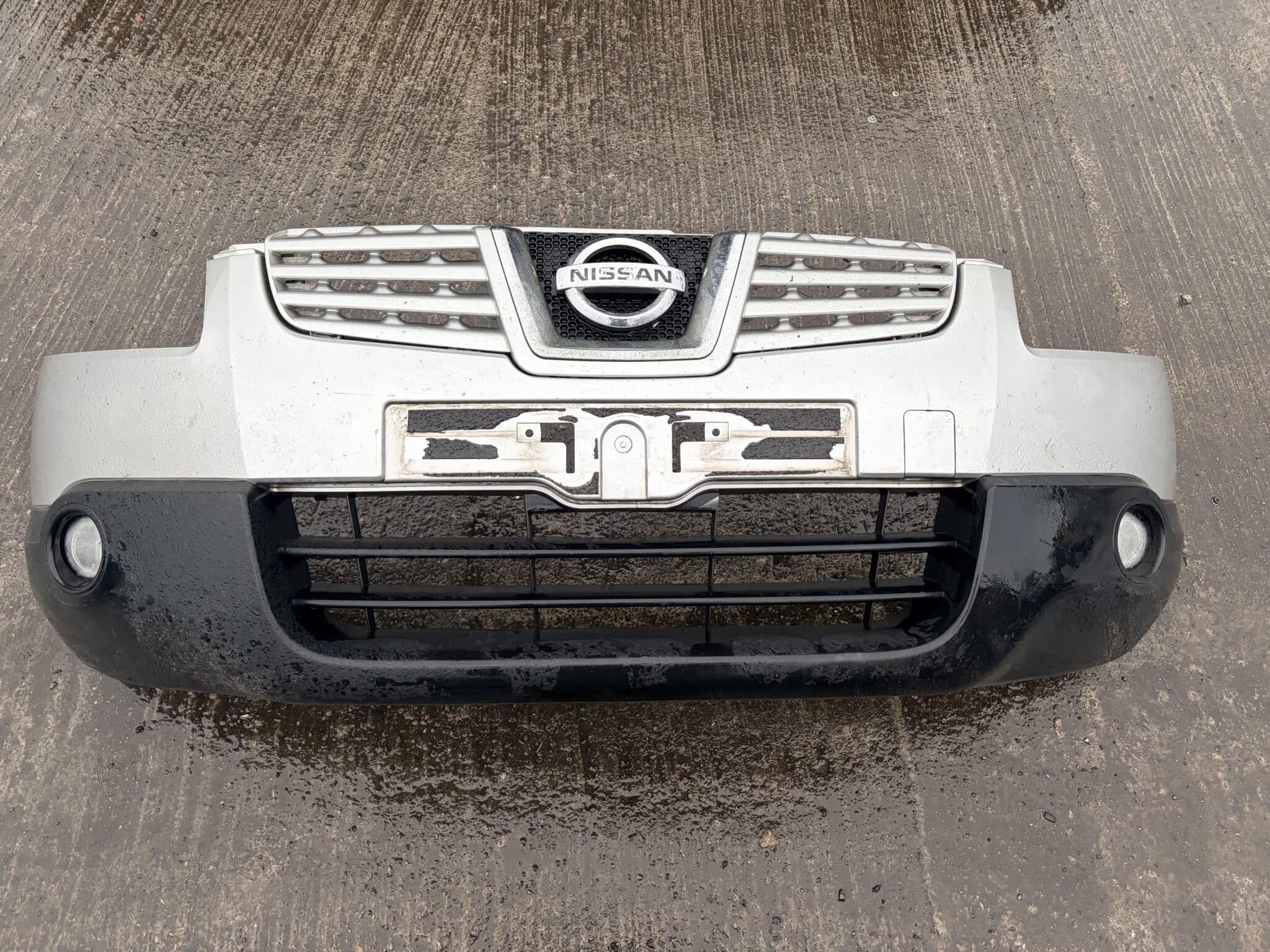Nissan Qashqai 2007-2010 Front Bumper With Fogs – Silver KYO Colour Code