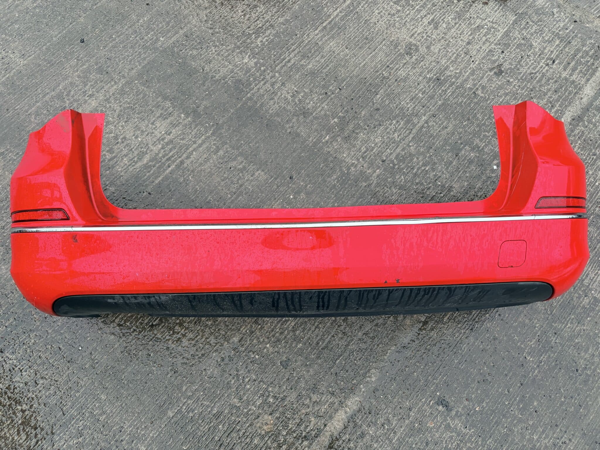 Vauxhall Astra 2010-2015 5 Door Estate Rear Bumper – Red Z50B Colour Code ( Small Scratch )