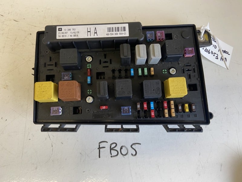 Vauxhall Astra / Zafira 2005-2010 Petrol Engine Bay Fuse Box – 13206753HA
