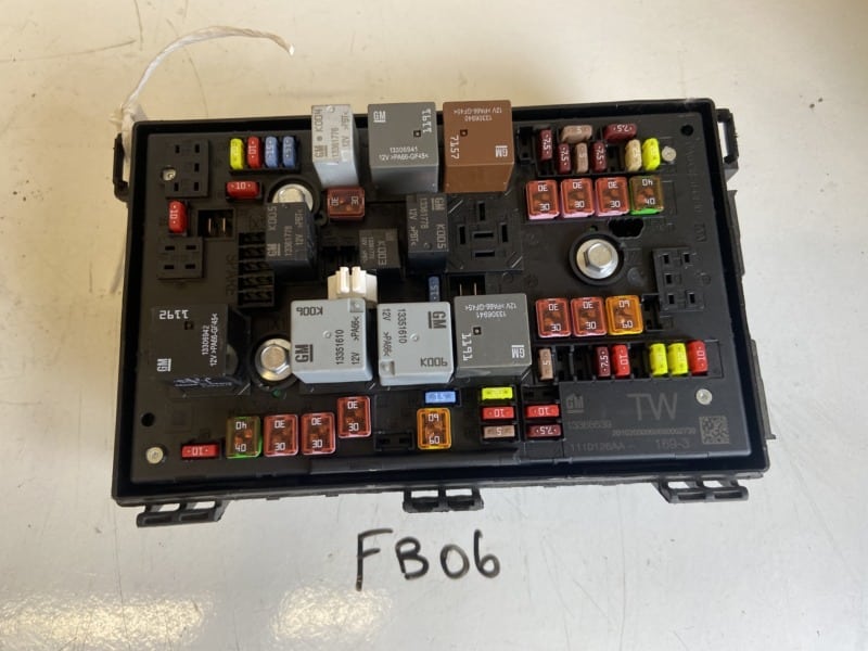 Vauxhall Astra 2010-2015 / Zafira Tourer 2012-2017 Fuse Box – 13368639 TW
