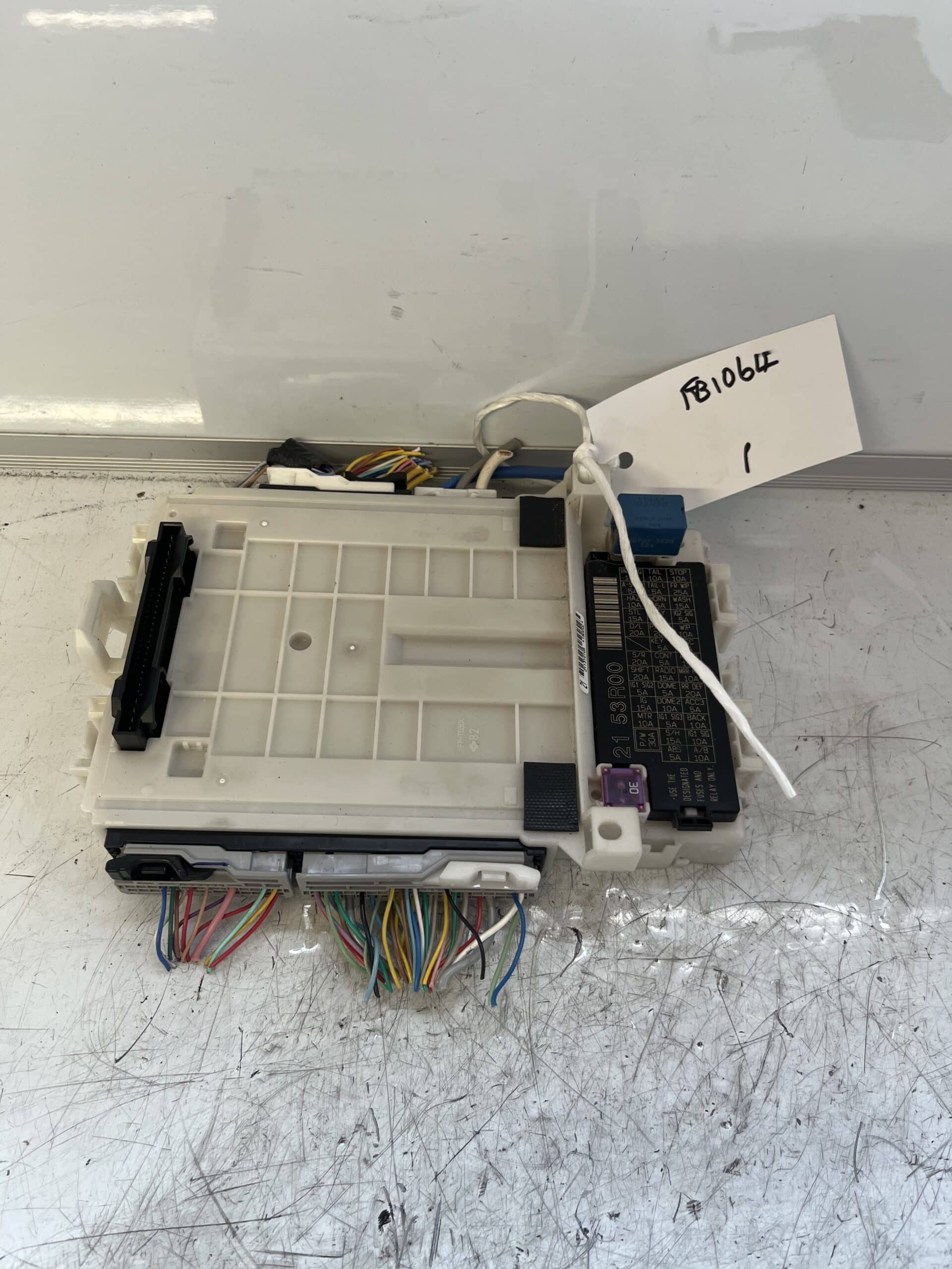Suzuki Swift 2017-2023 Fuse / Relay Box – 2153R00