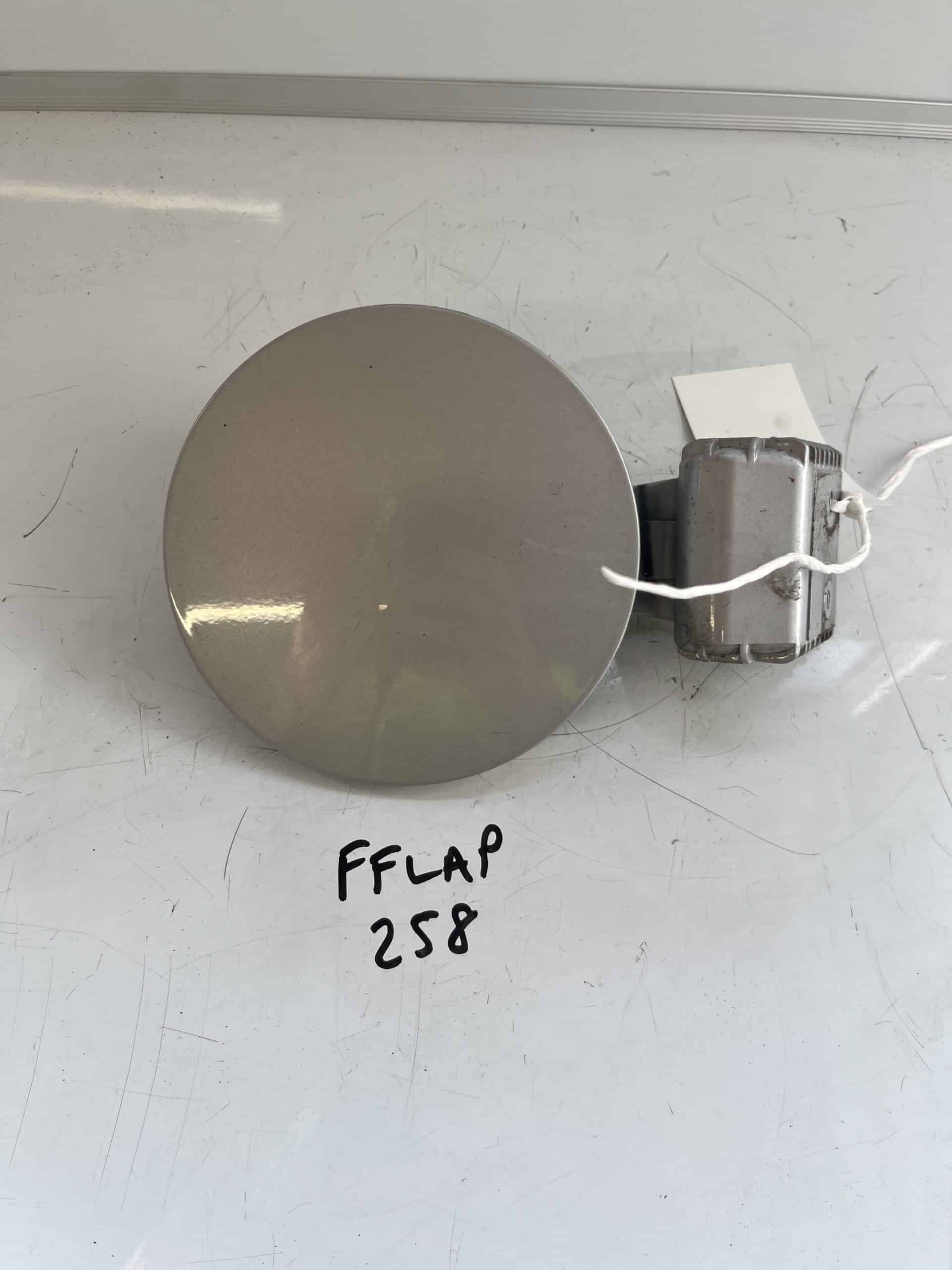 Hyundai Getz 2002-2009 Hatchback Fuel Filler Flap – Silver