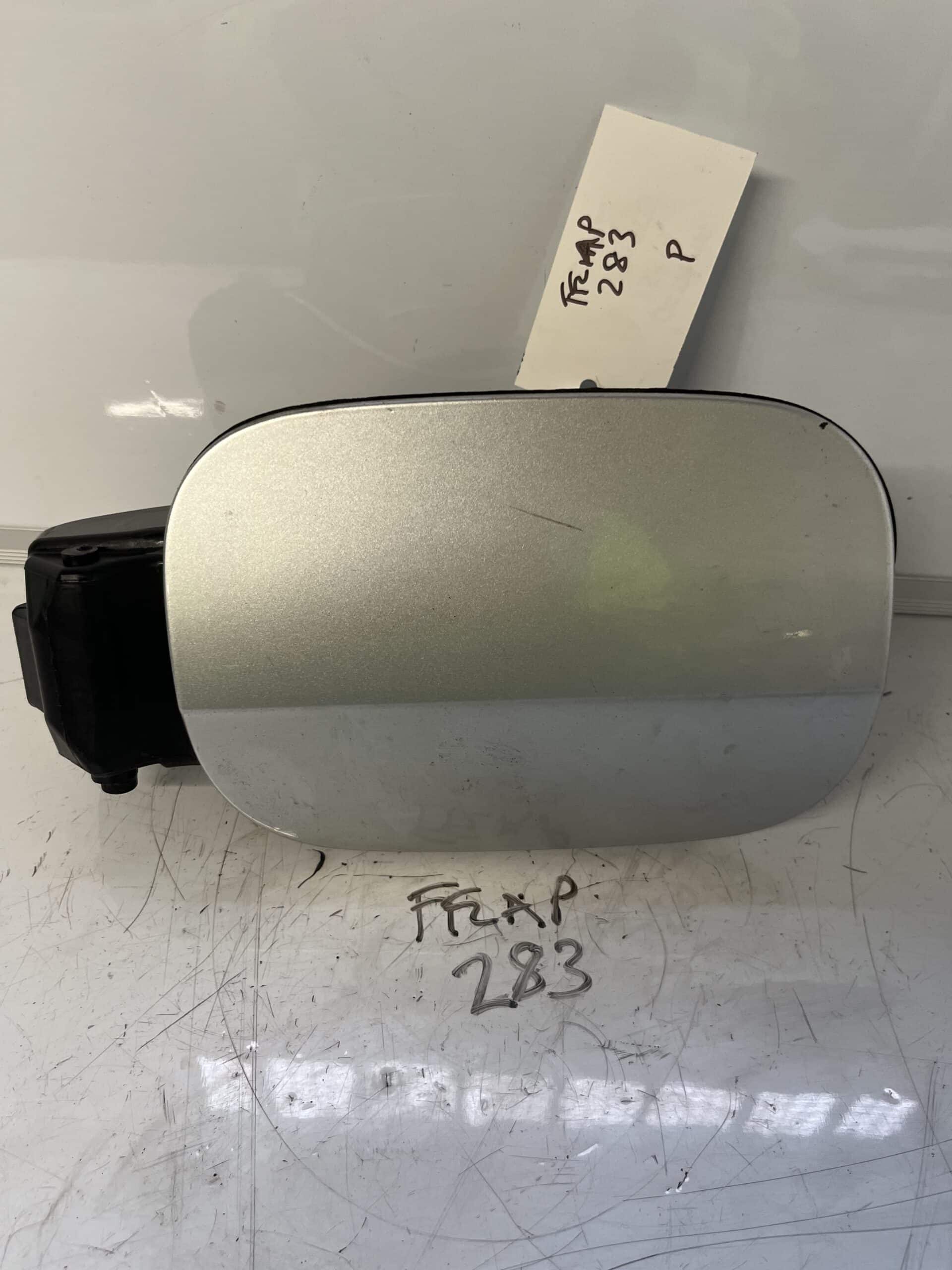Skoda Octavia 2013-2017 5 Door Estate Fuel Filler Flap – Silver LA7W