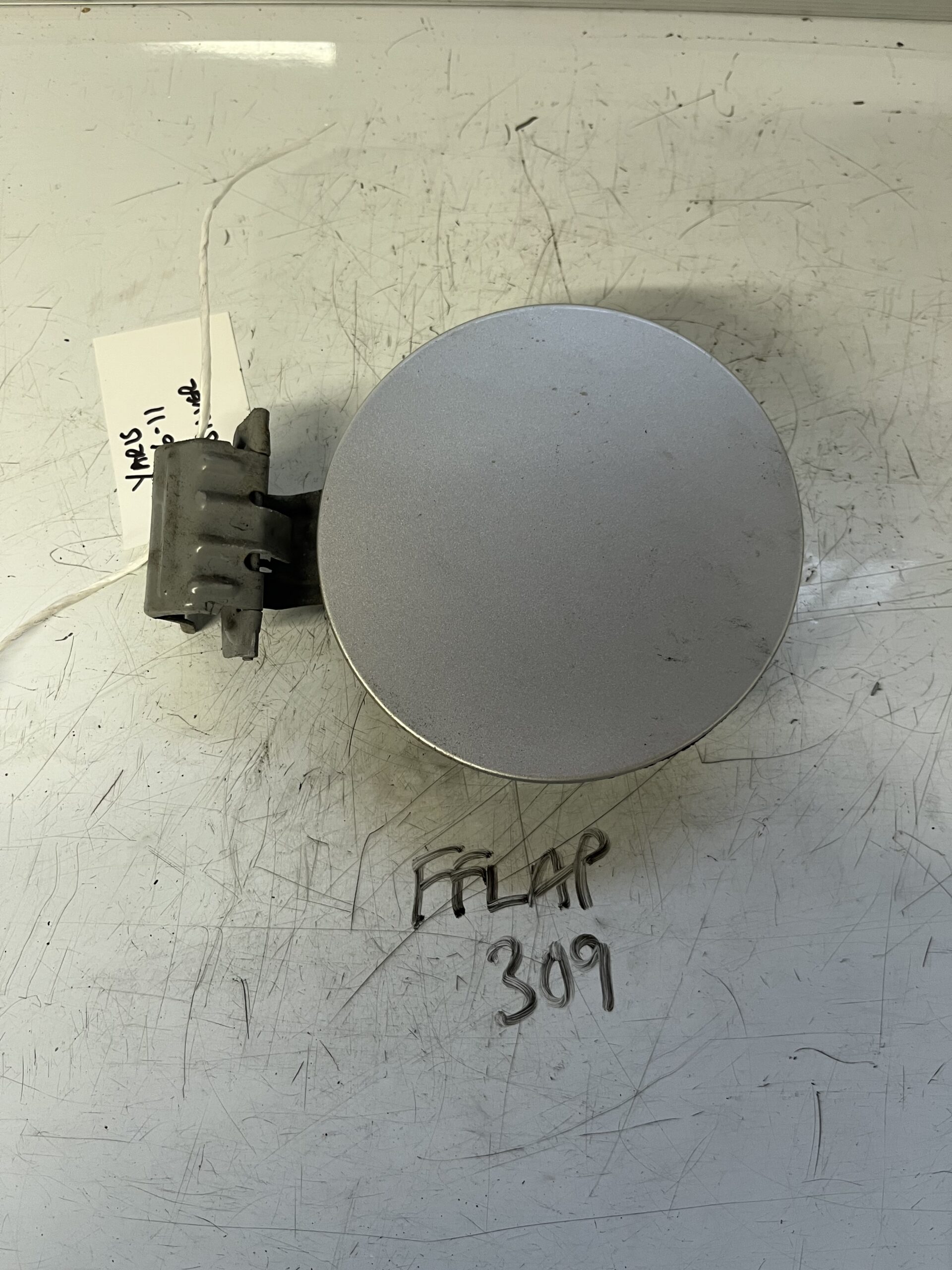 Toyota Yaris 2006-2011 Hatchback Fuel Filler Flap – Silver