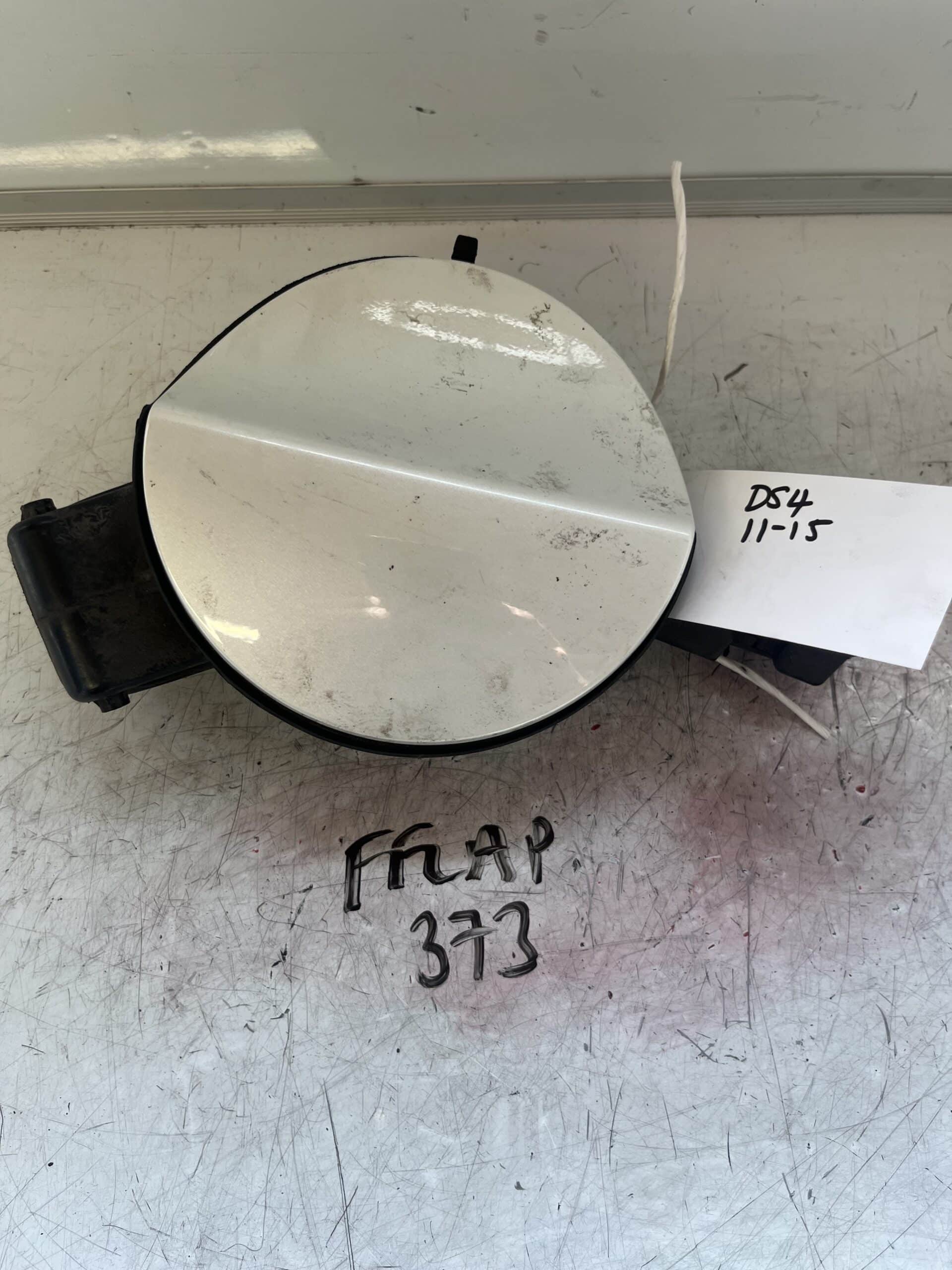 Citroen DS4 2011-2015 5 Door Hatchback Fuel Filler Flap – Pearl White