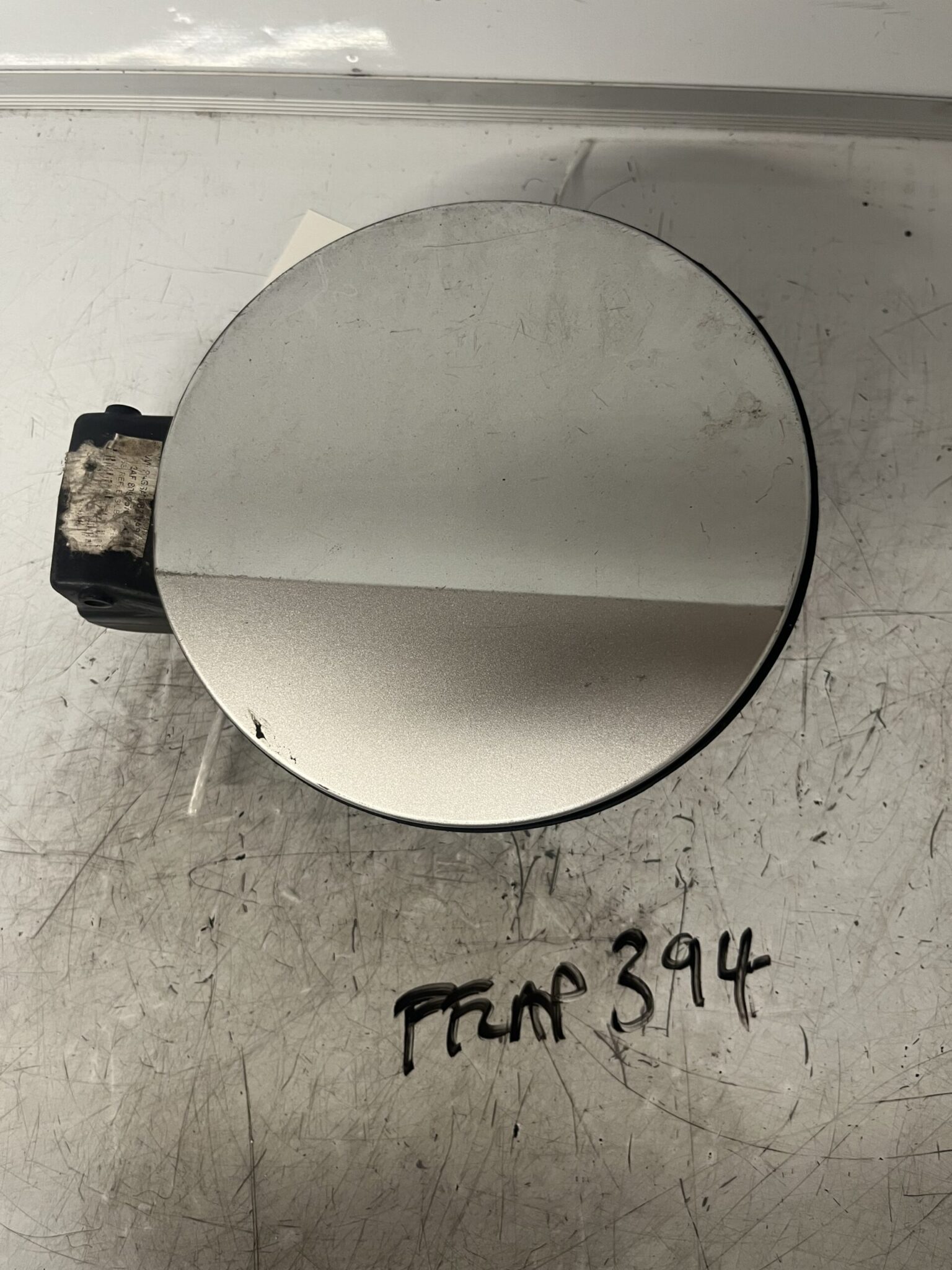 Volkswagen Passat 2010-2014 Saloon Fuel Filler Flap – Silver LA7W