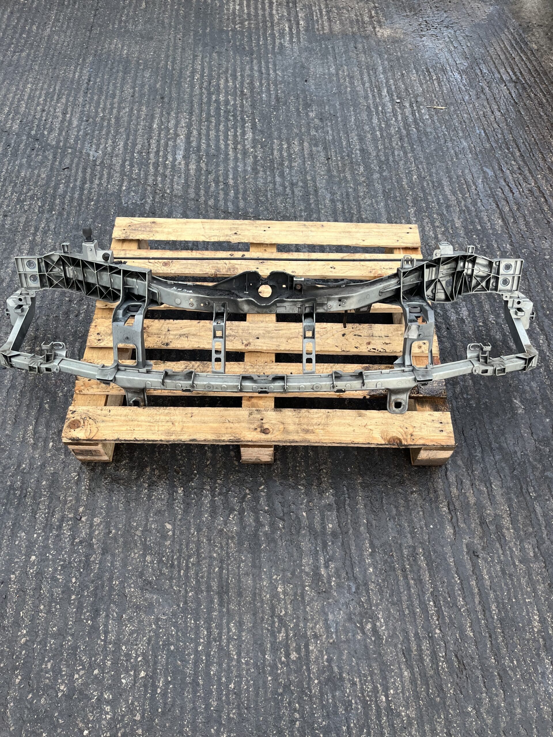 Ford Kuga 2008-2012 Front Slam Panel / Upper Panel / Headlamp Surround ( Various Colours In Stock )