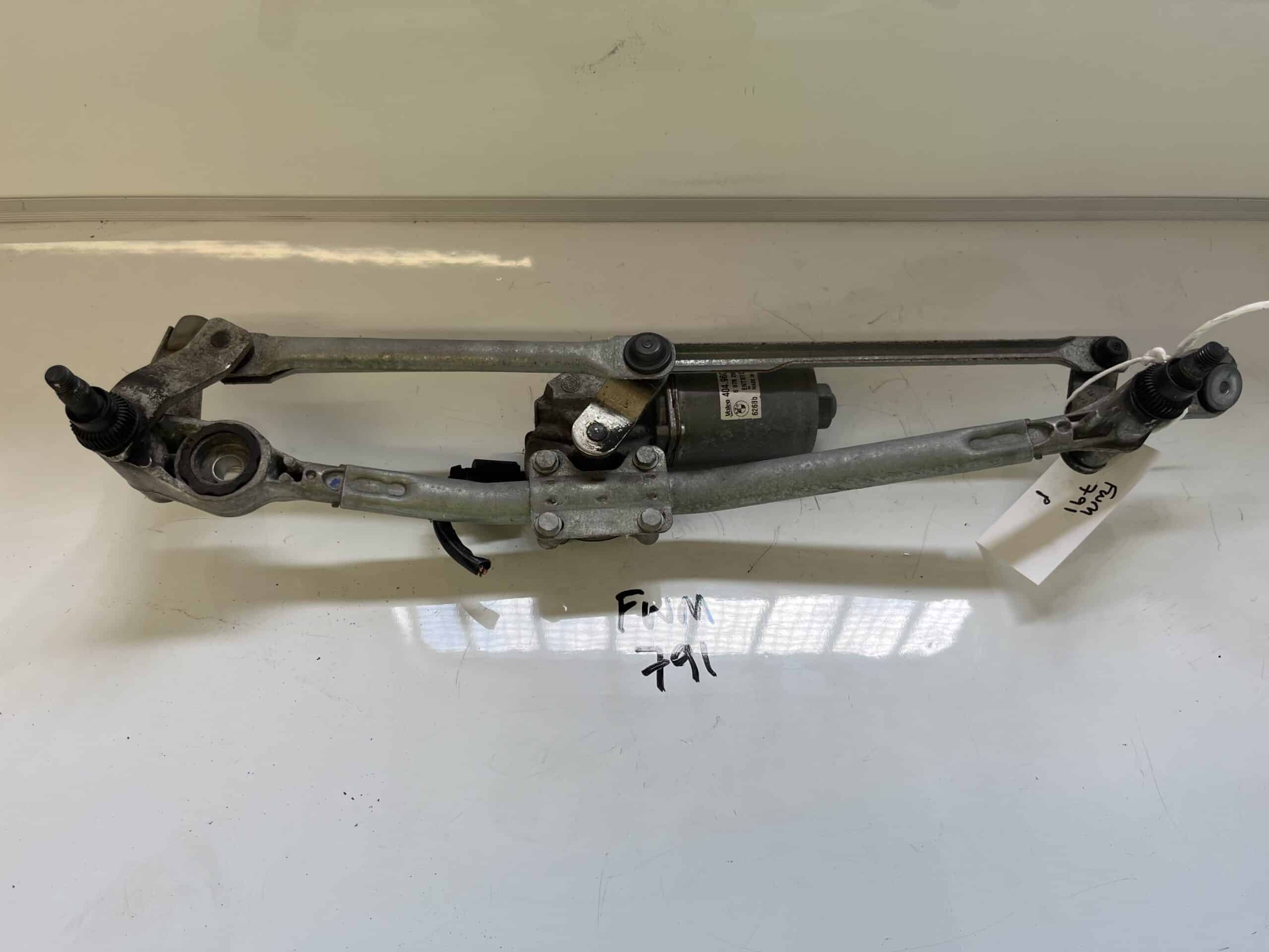 BMW 3 Series 2007-2011 Front Wiper Motor And Linkage – 6978264-01