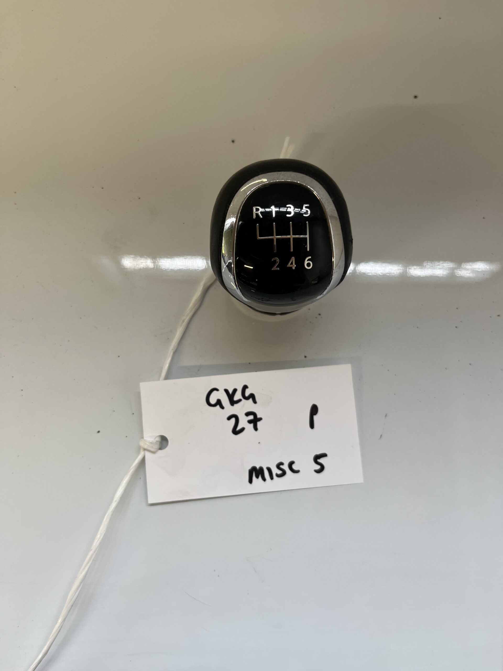Nissan Qashqai 2013-2017 6 Speed Manual Gear knob – ( Reverse Top Left )