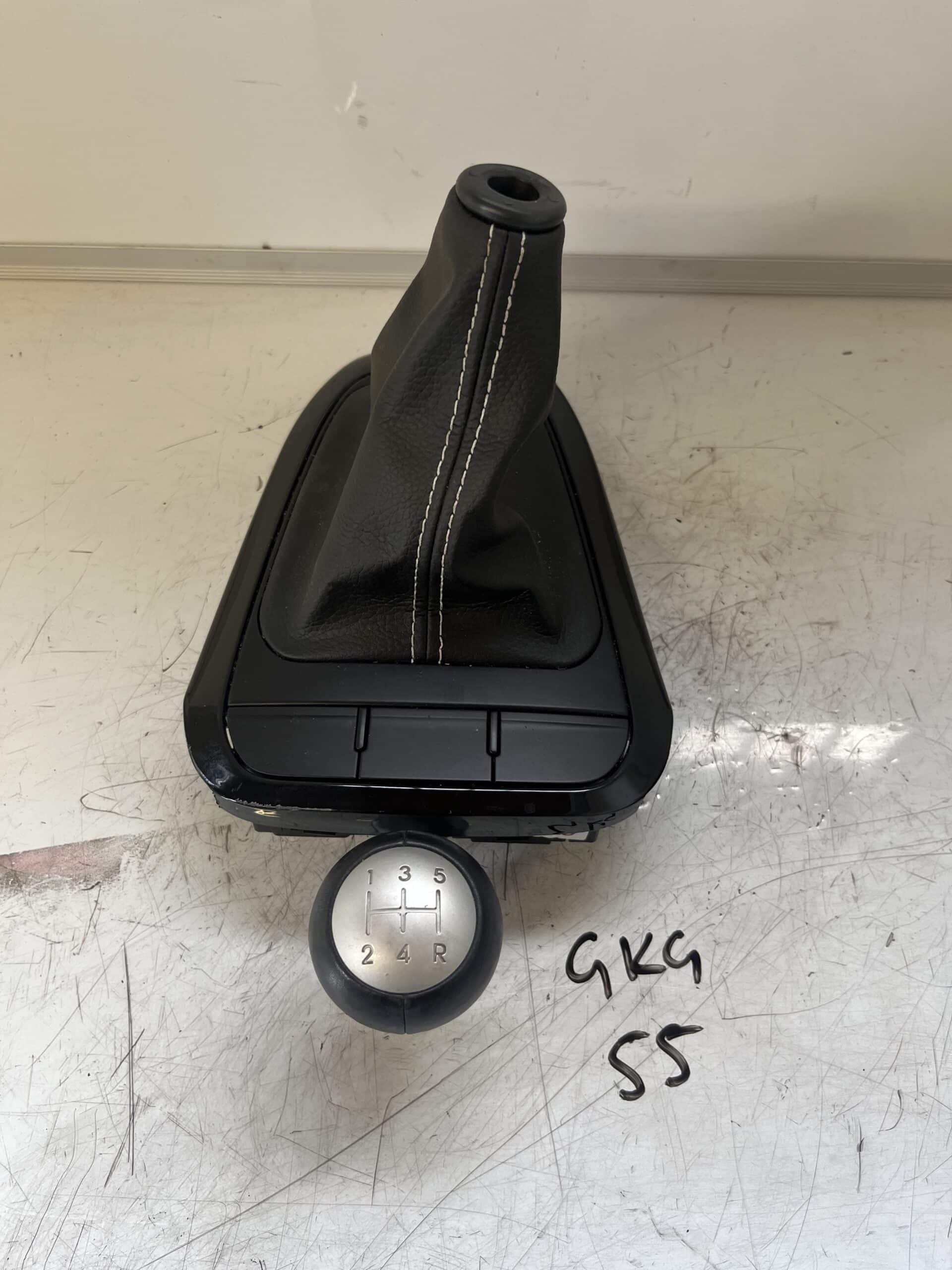 KIA Picanto 2017-2023 5 Speed Manual Gear Knob And Gaiter – 84651-G6900