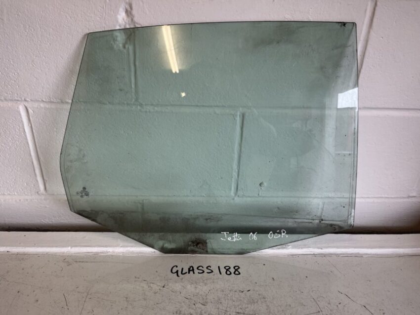 Volkswagen Jetta 2005-2010 5 Door Saloon Off Side Rear Door Glass