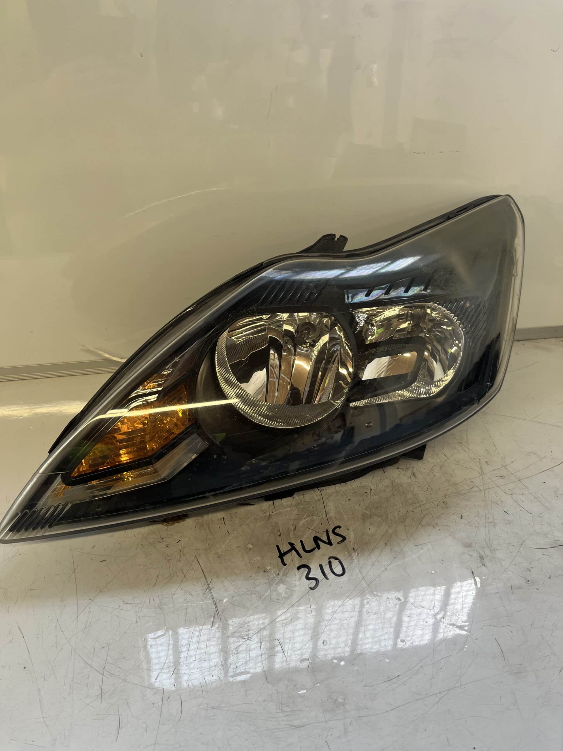 Ford Focus 2008-2011 Hatchback / Estate / Saloon Near Side Headlamp – 8M51-13W030-DE