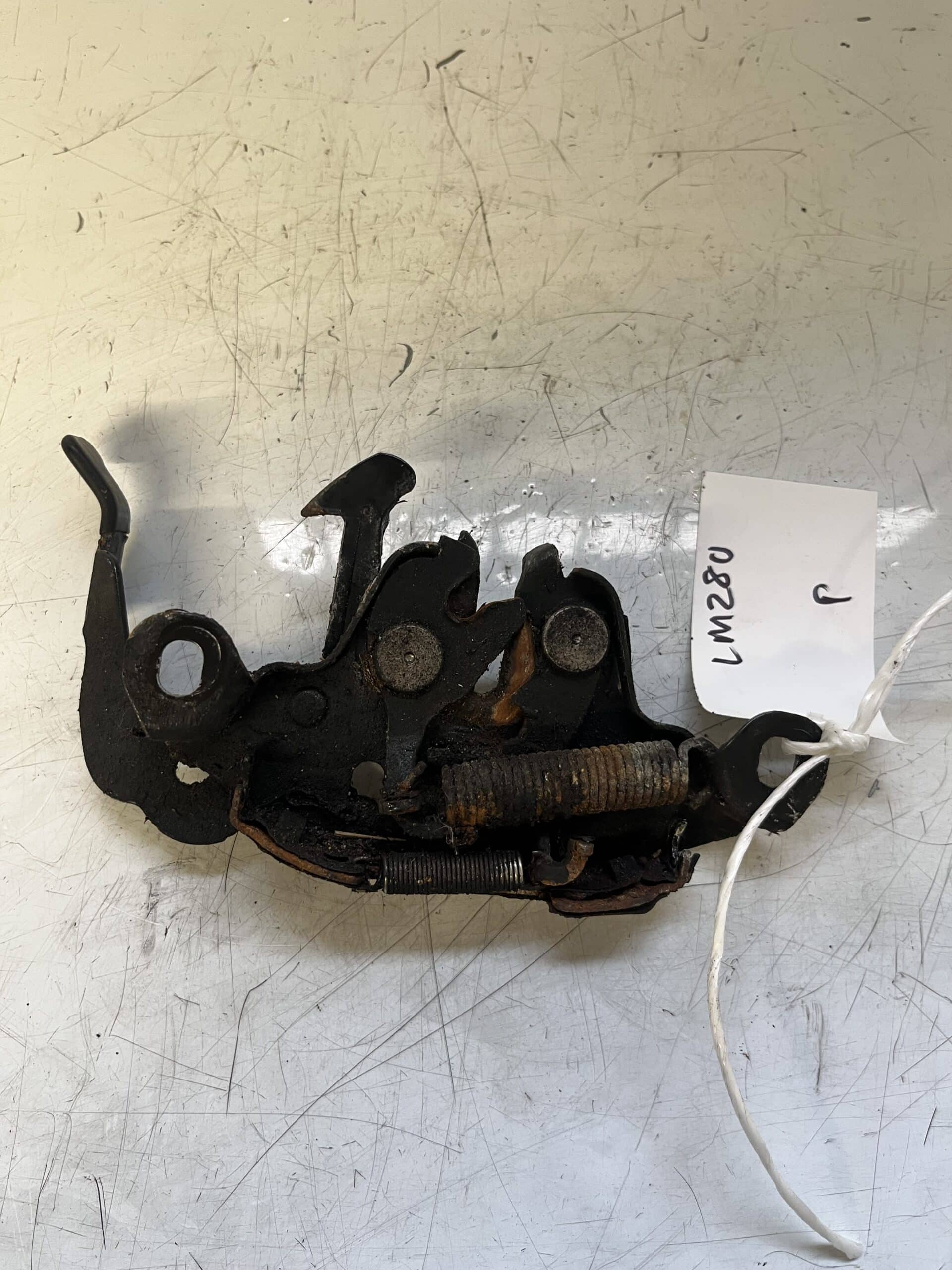 Nissan Qashqai 2010-2013 Bonnet Locking Mechanism