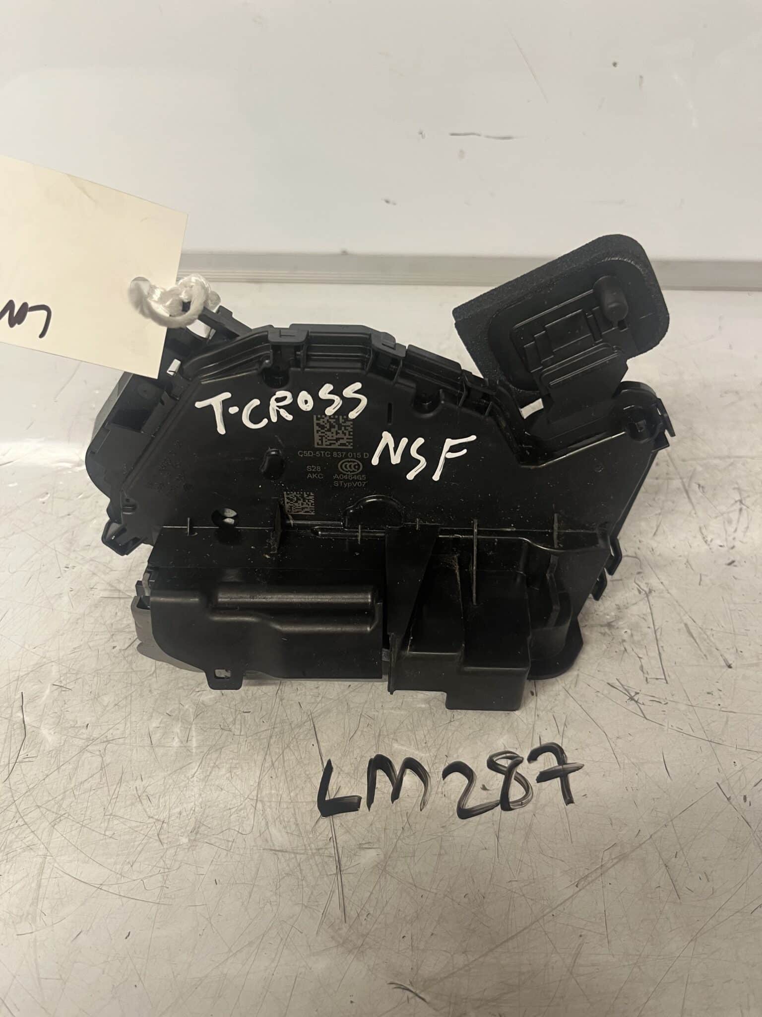 Volkswagen T-Cross 2019-2024 5 Door Near Side Front Door Locking Mechanism – 5TC837015D
